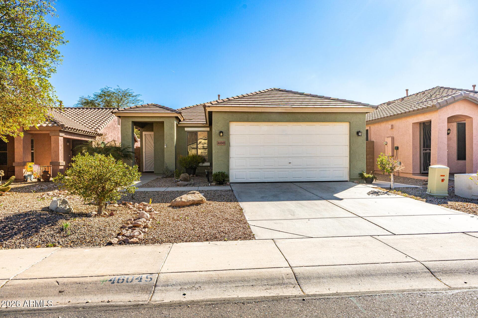 46045 W Barbara Ln — photo 1