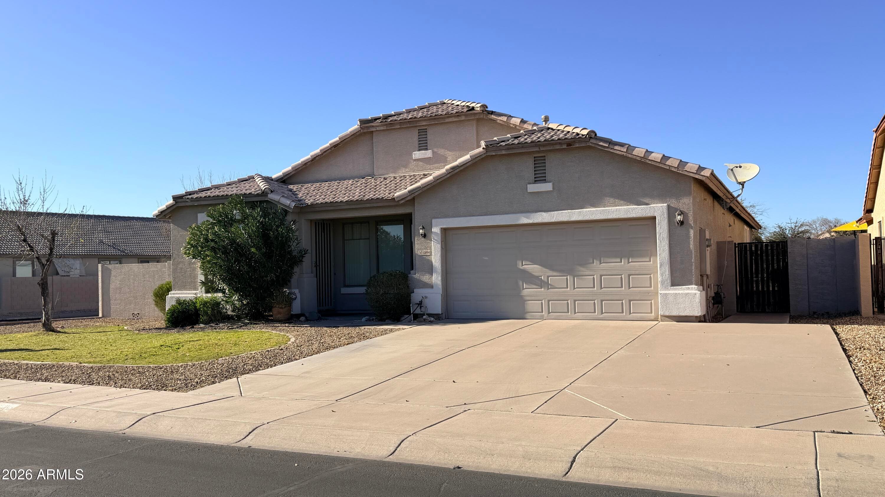 10894 W Davis Ln — photo 2