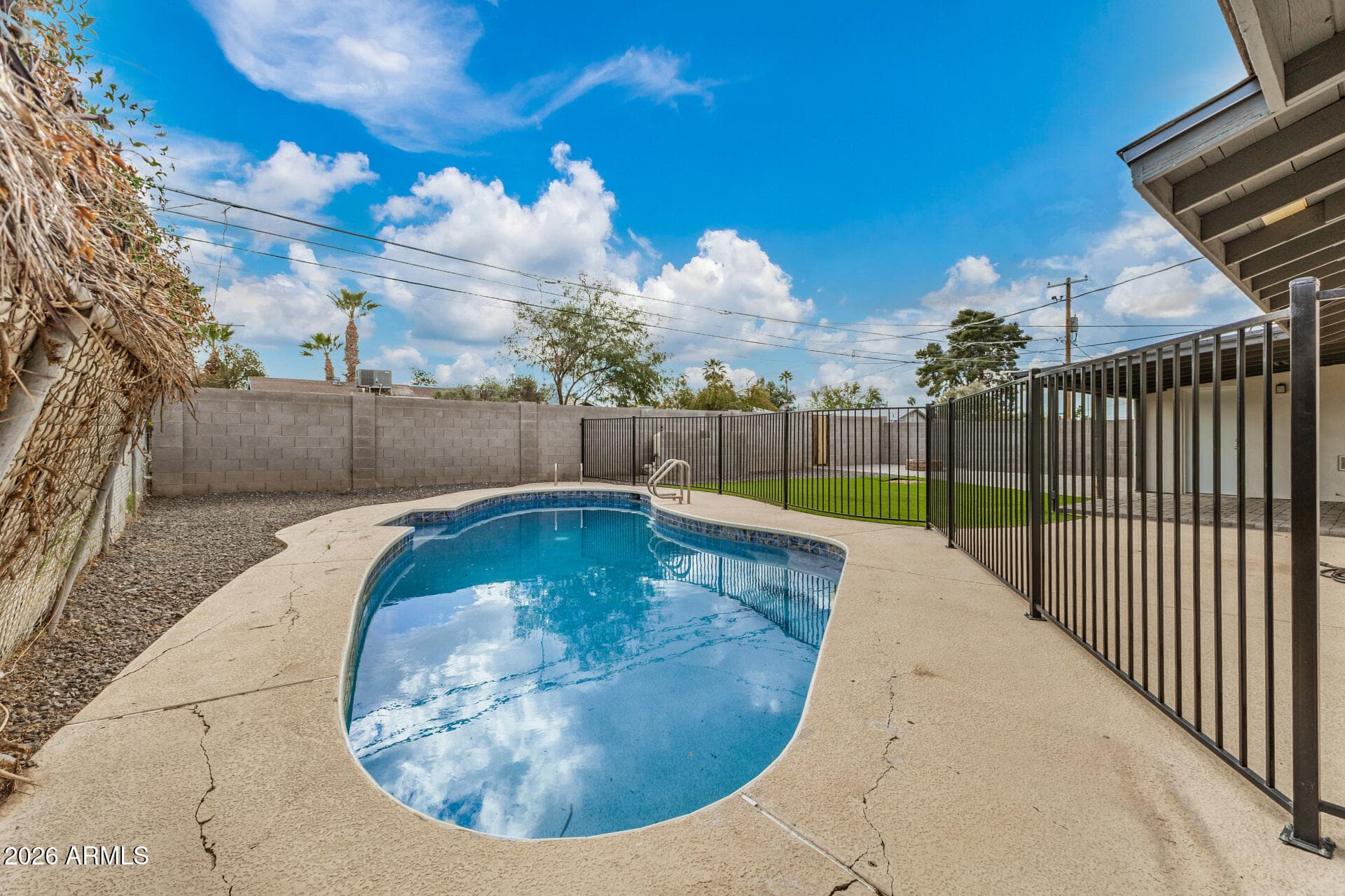 533 W 18th St — photo 52