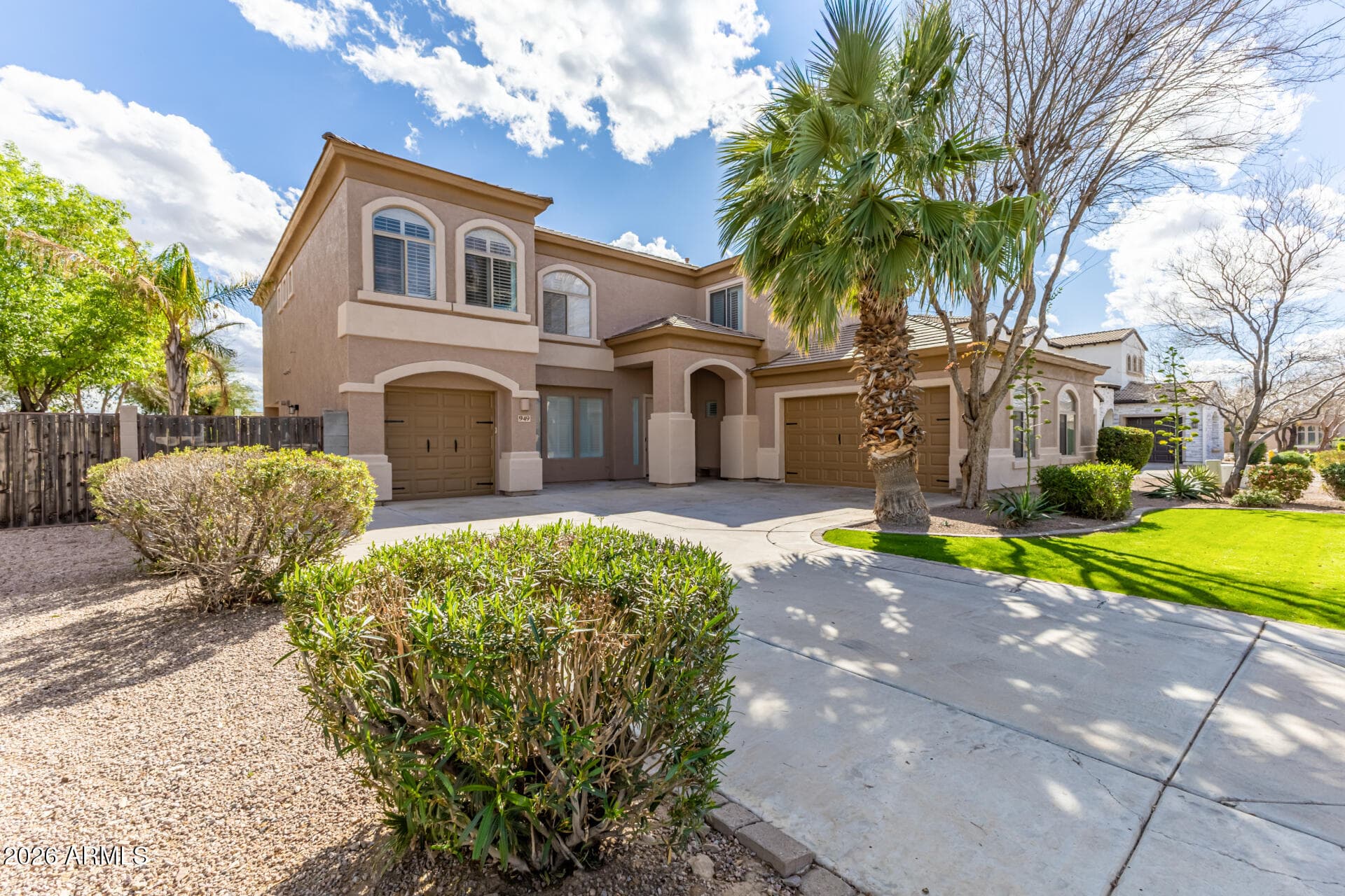 949 E Benrich Dr — photo 2