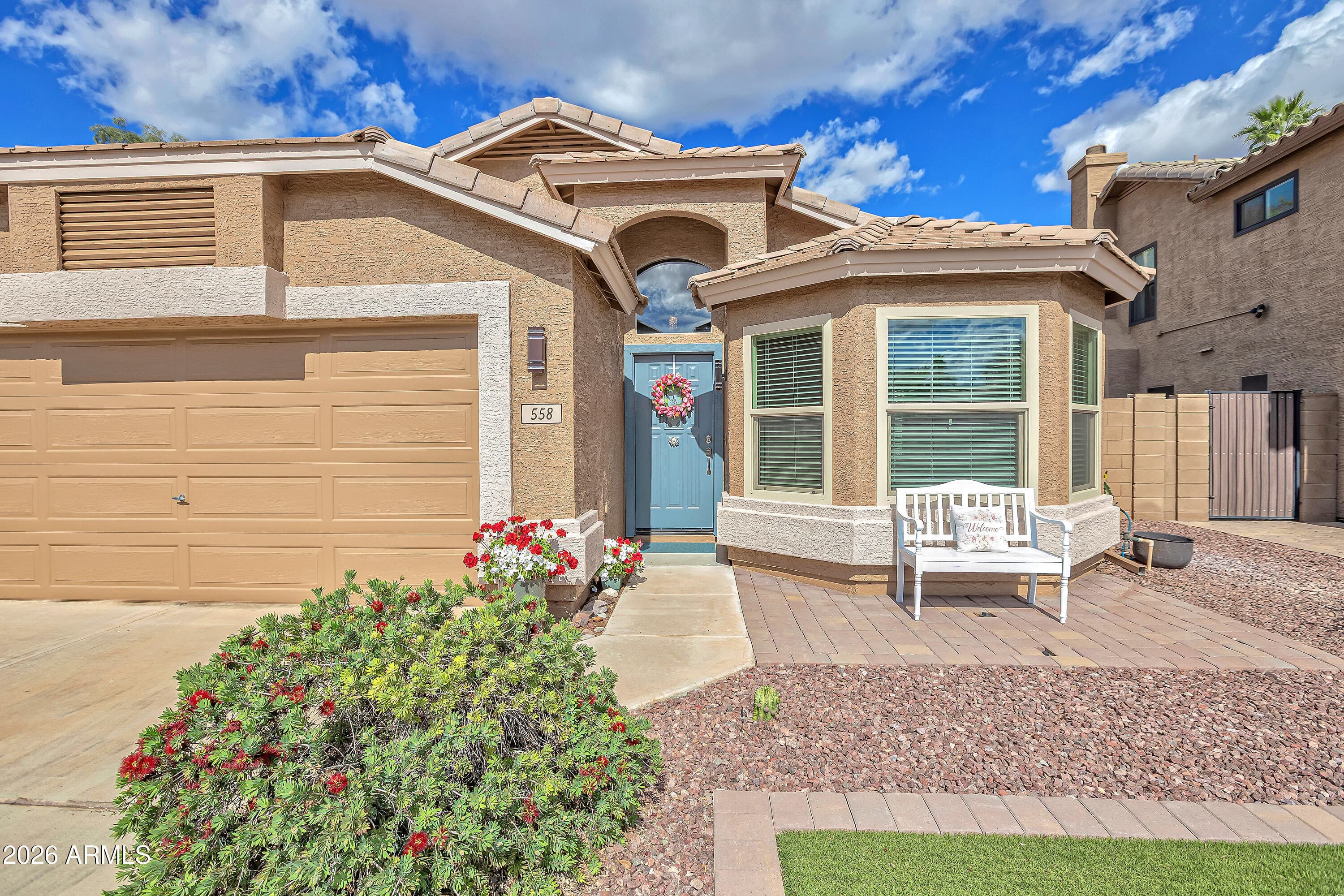 558 E Devon Dr — photo 2