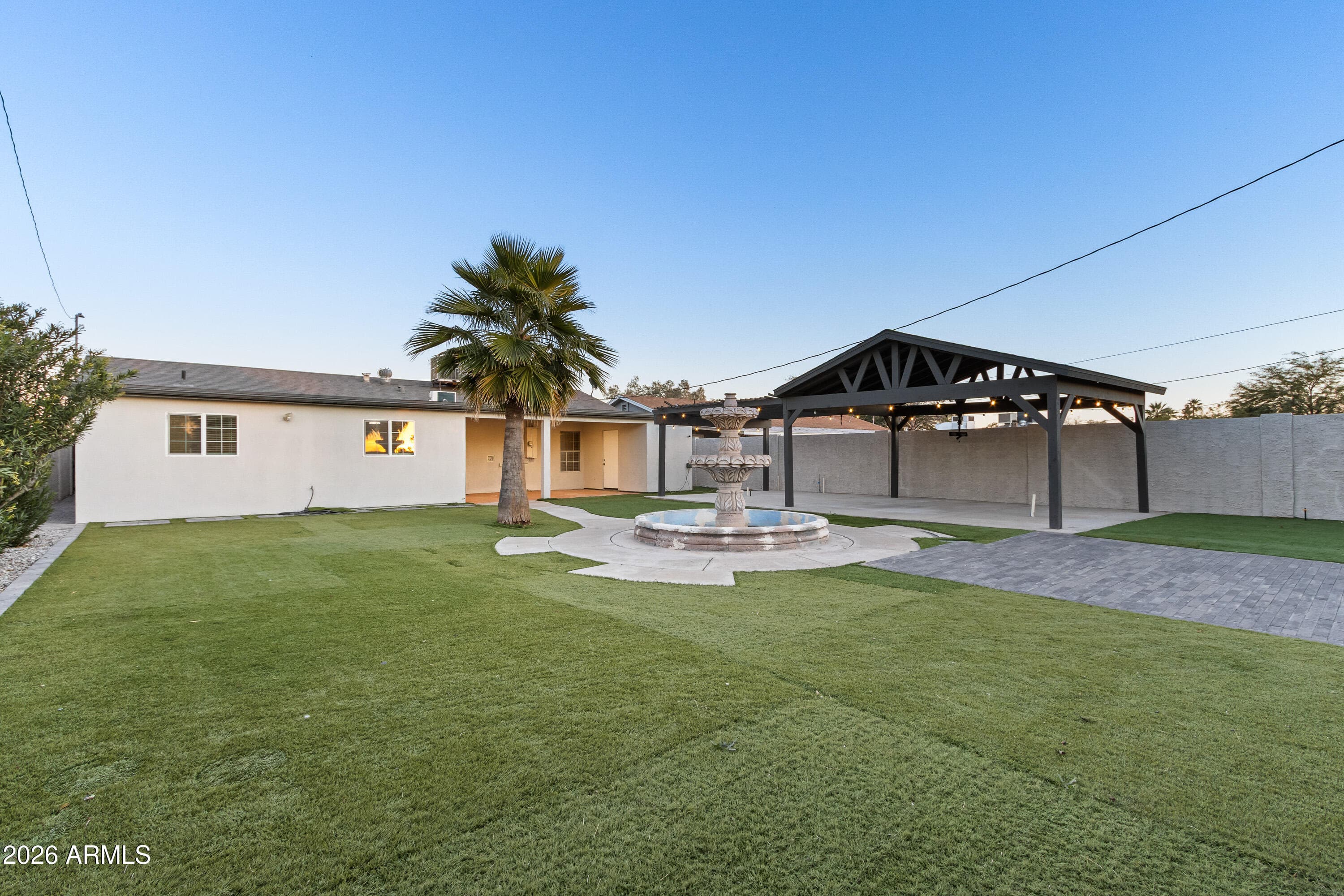 2046 N 27th Pl — photo 22