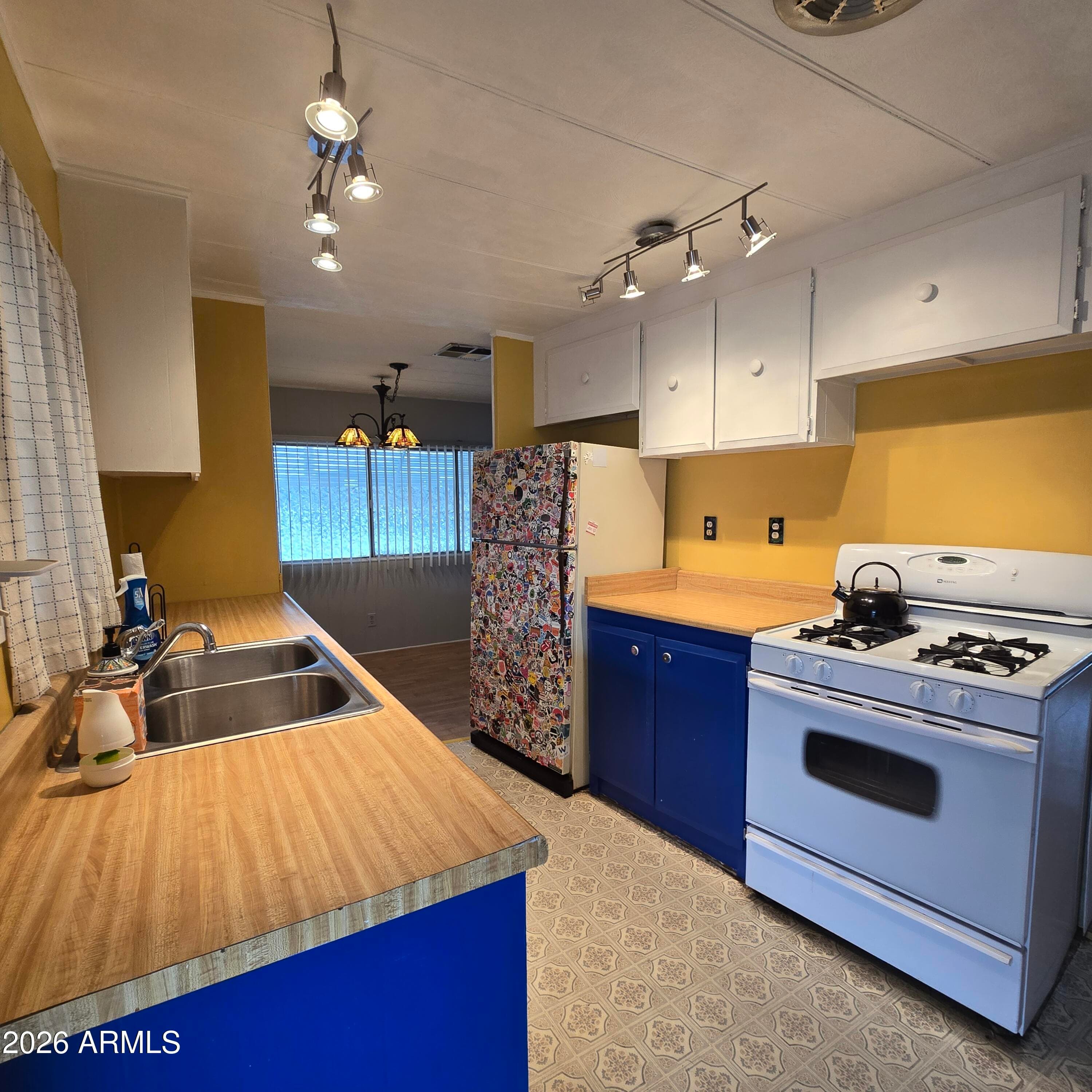 205 W BELL RD - Photo 4