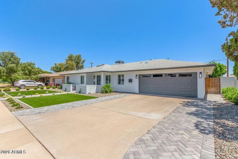 8223 E Virginia Ave — photo 2