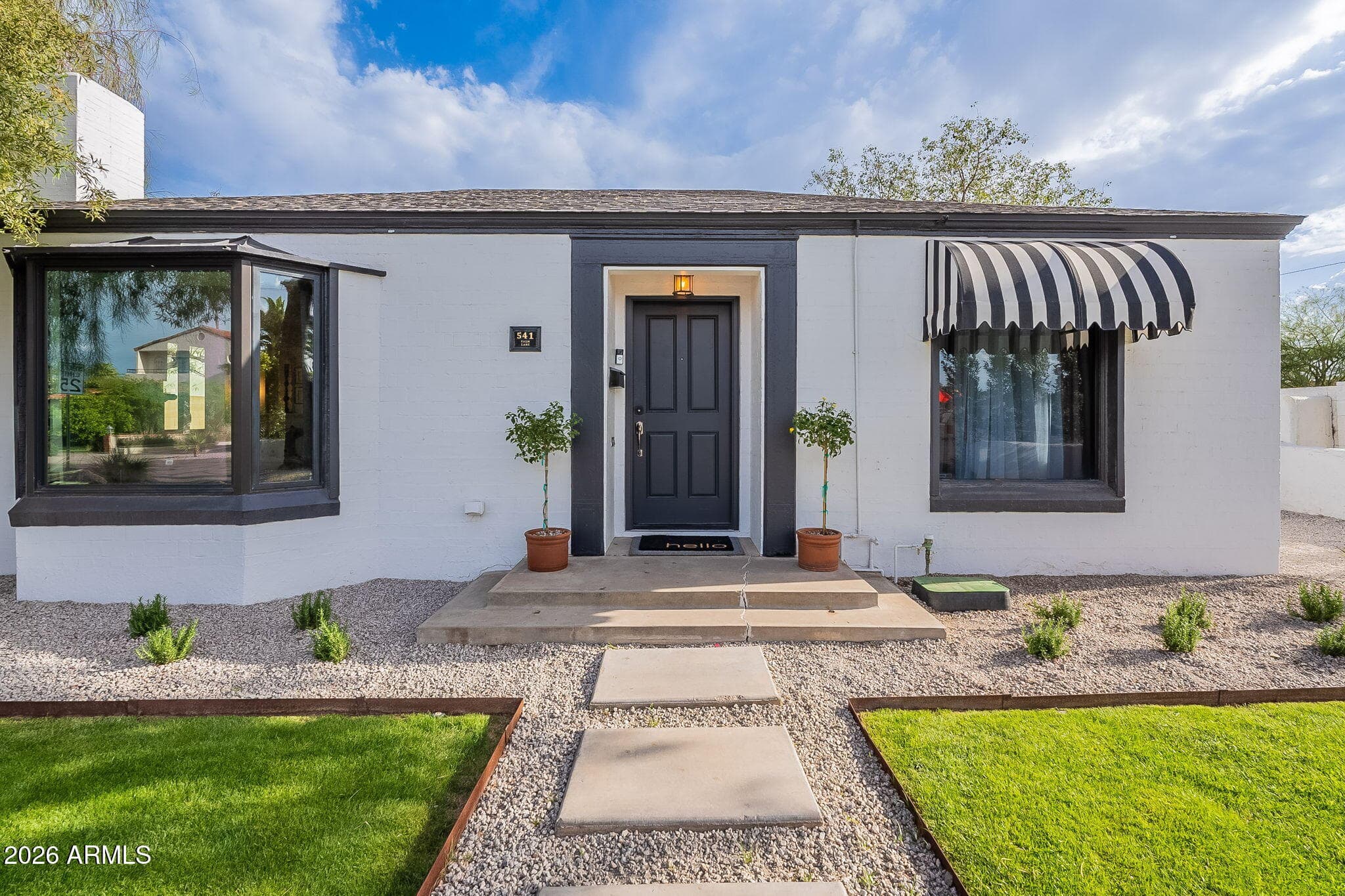 541 W Palm Ln — photo 1