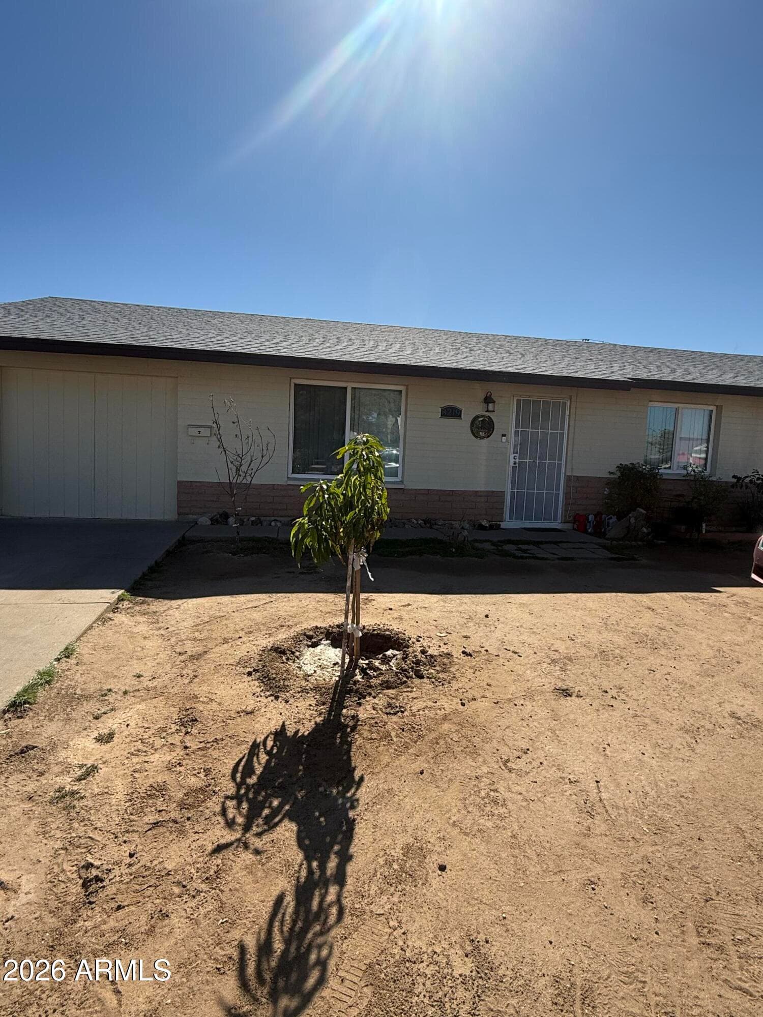 8219 W Piccadilly Rd — photo 1