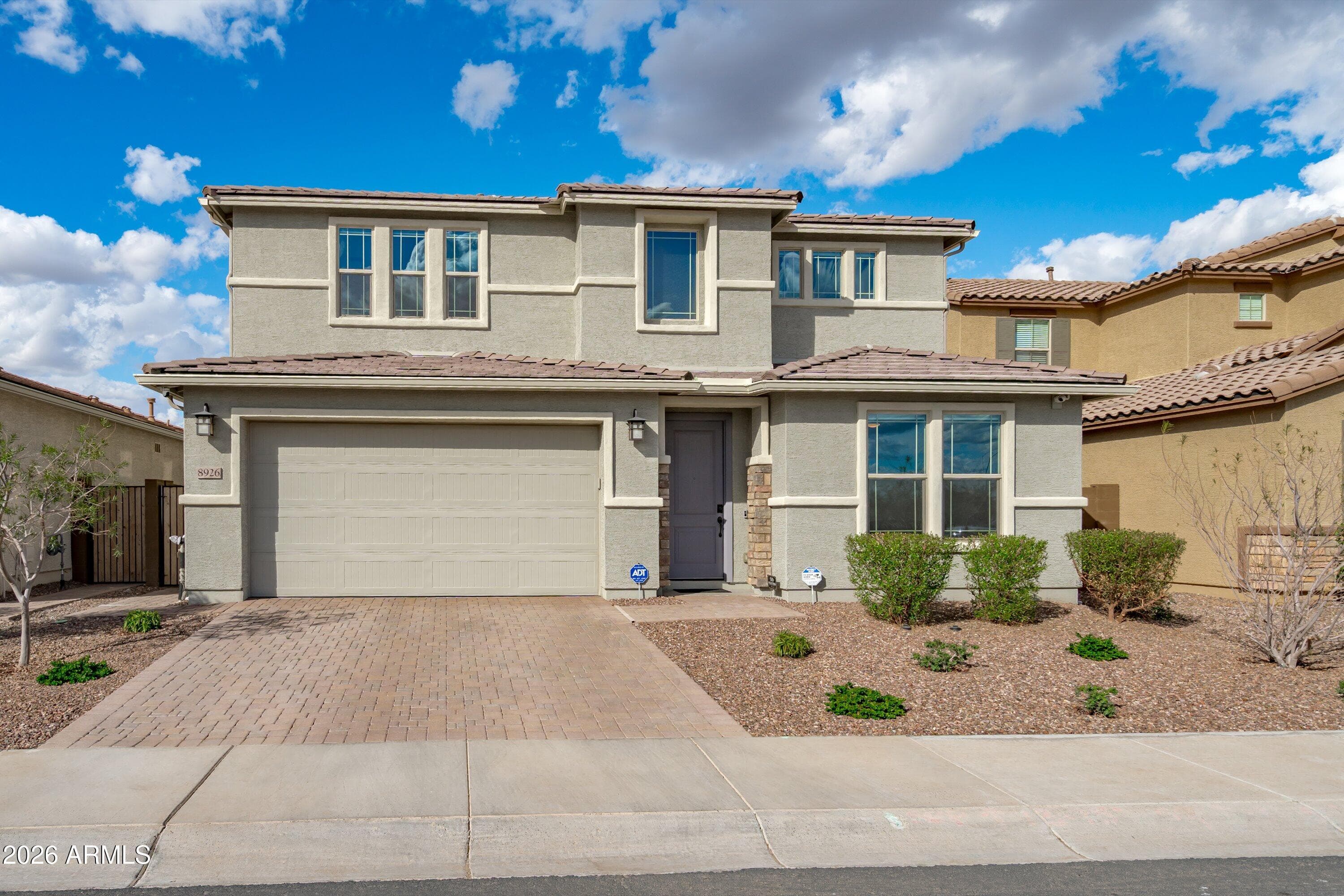 8926 W Denton Ln — photo 1