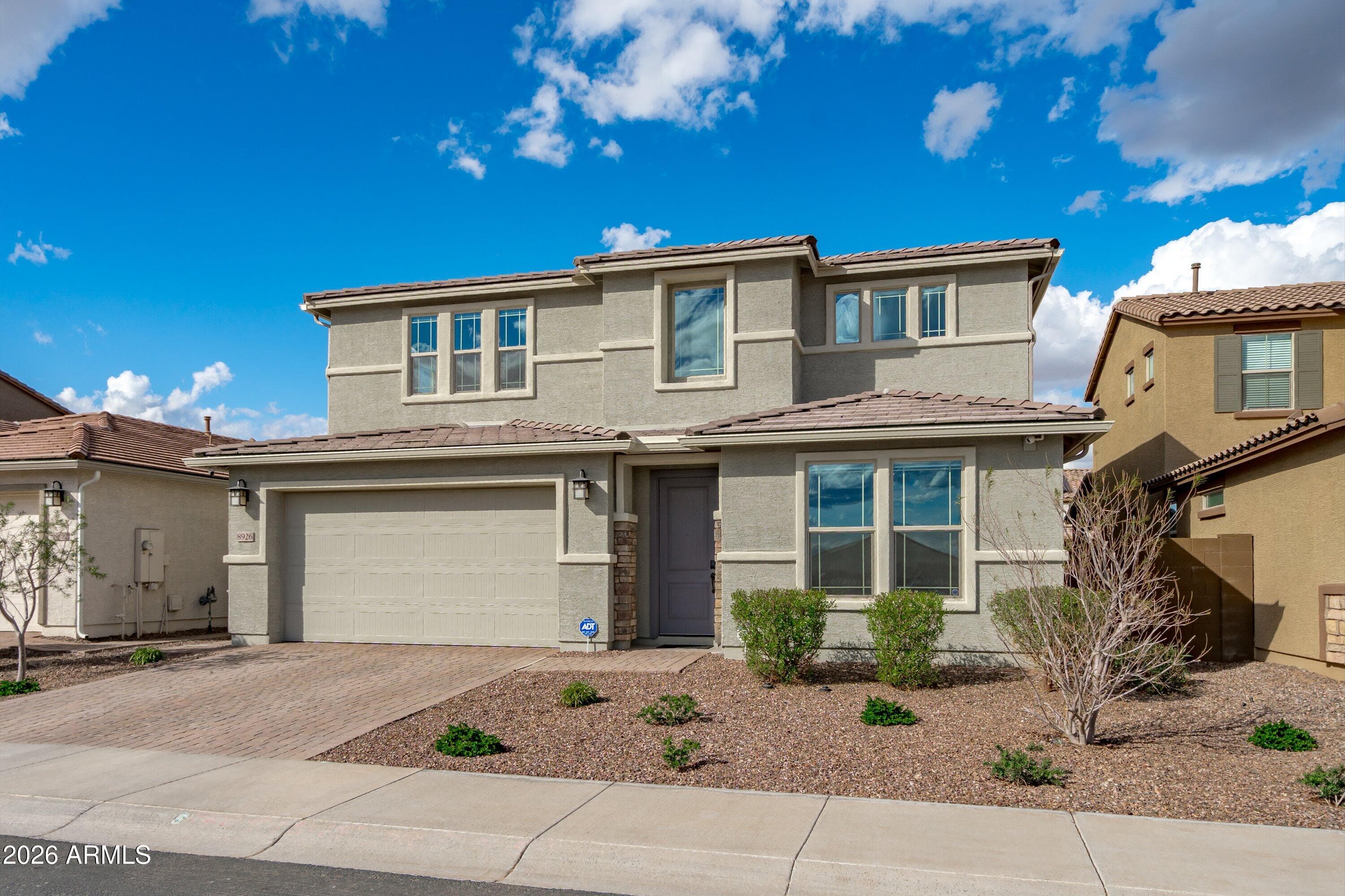 8926 W Denton Ln — photo 2