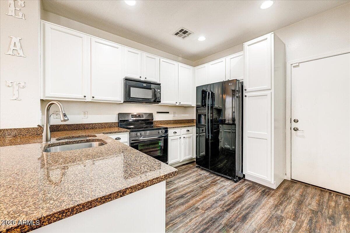 3621 E Leslie Dr — photo 2