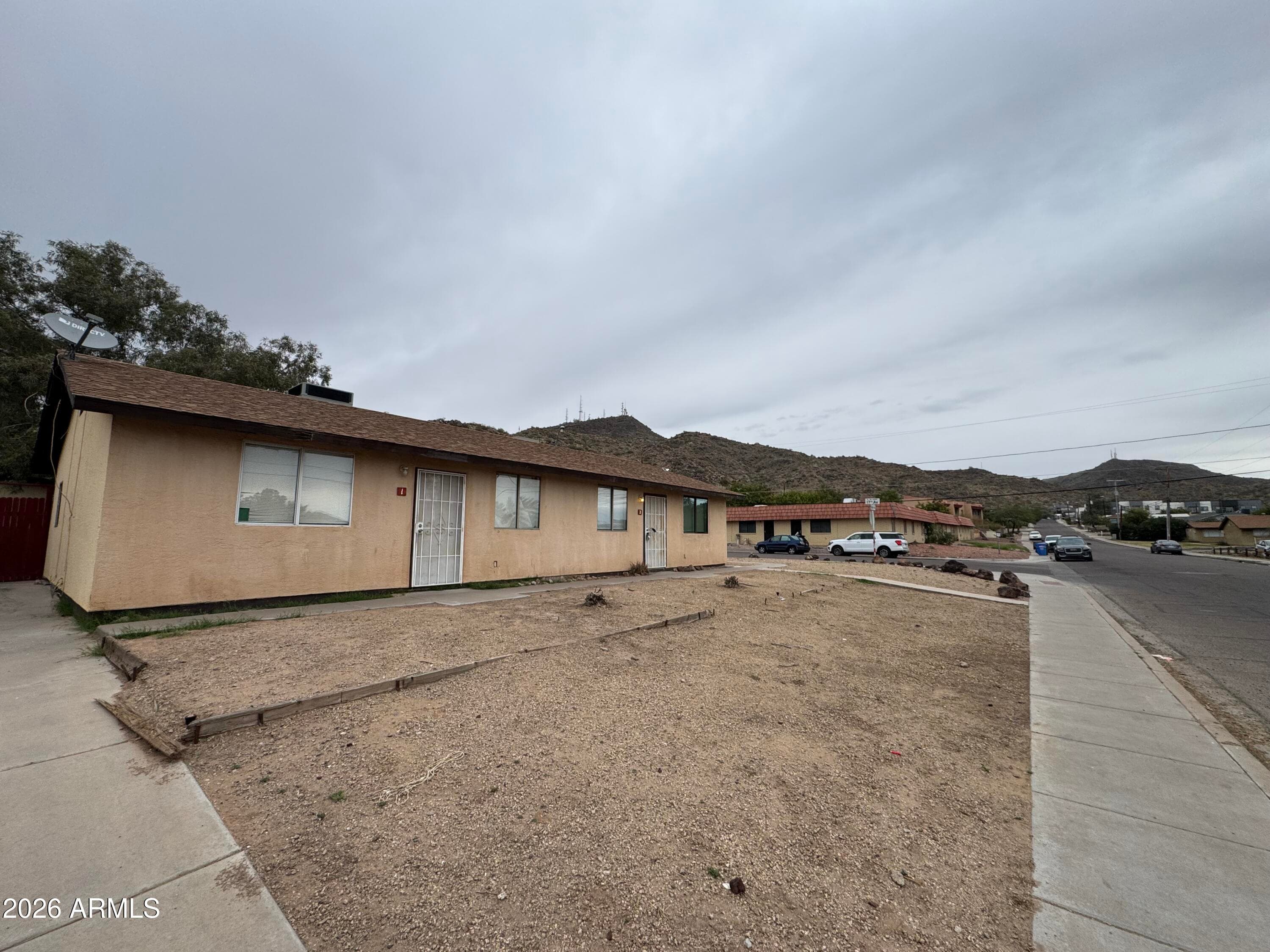 1702 W Shangri La Rd — photo 2