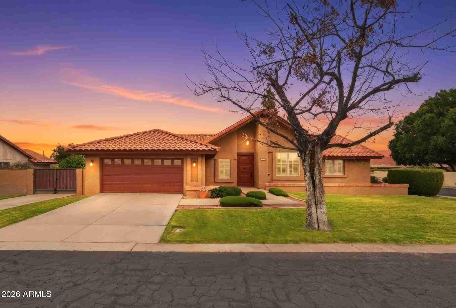 694 E Washington Ave — photo 1