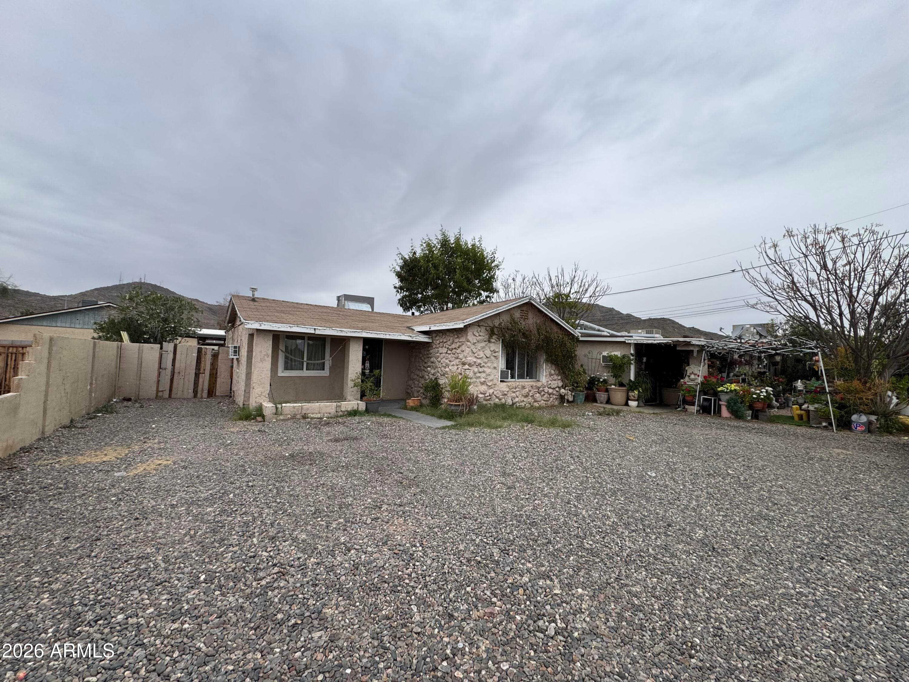 740 W CINNABAR AVE - Photo 3