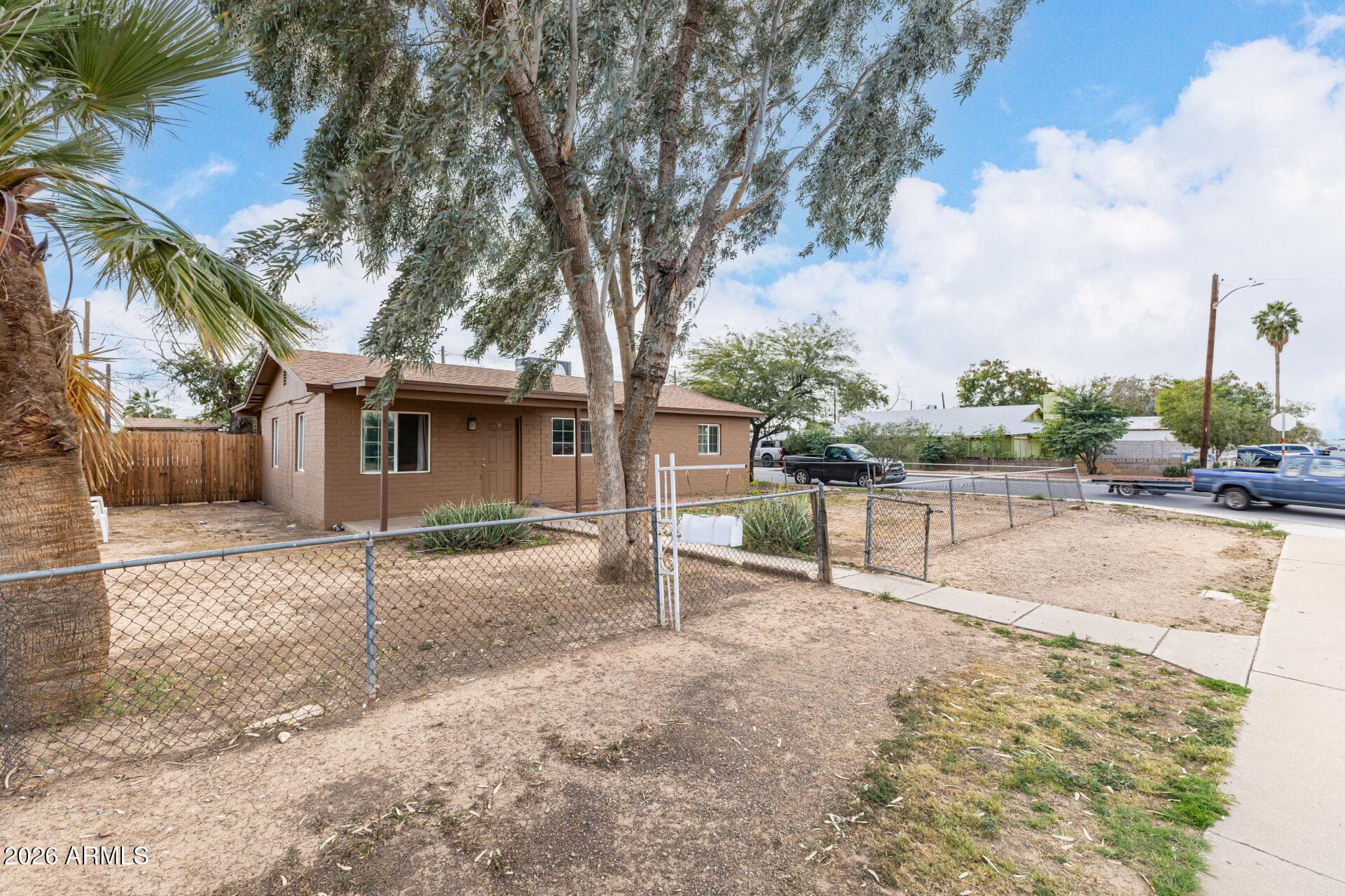 2843 W Granada Rd — photo 2