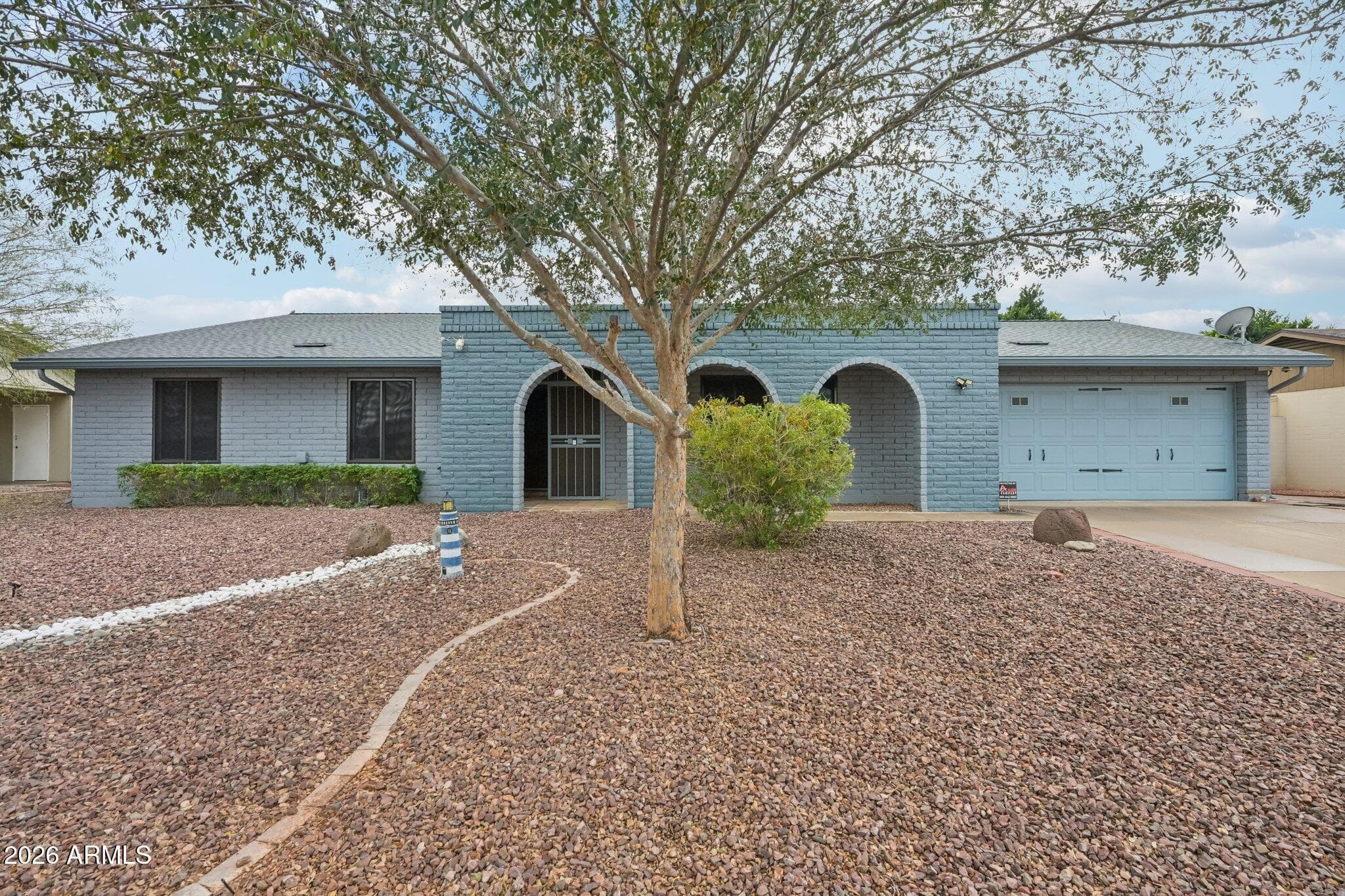 2201 W Utopia Rd — photo 2