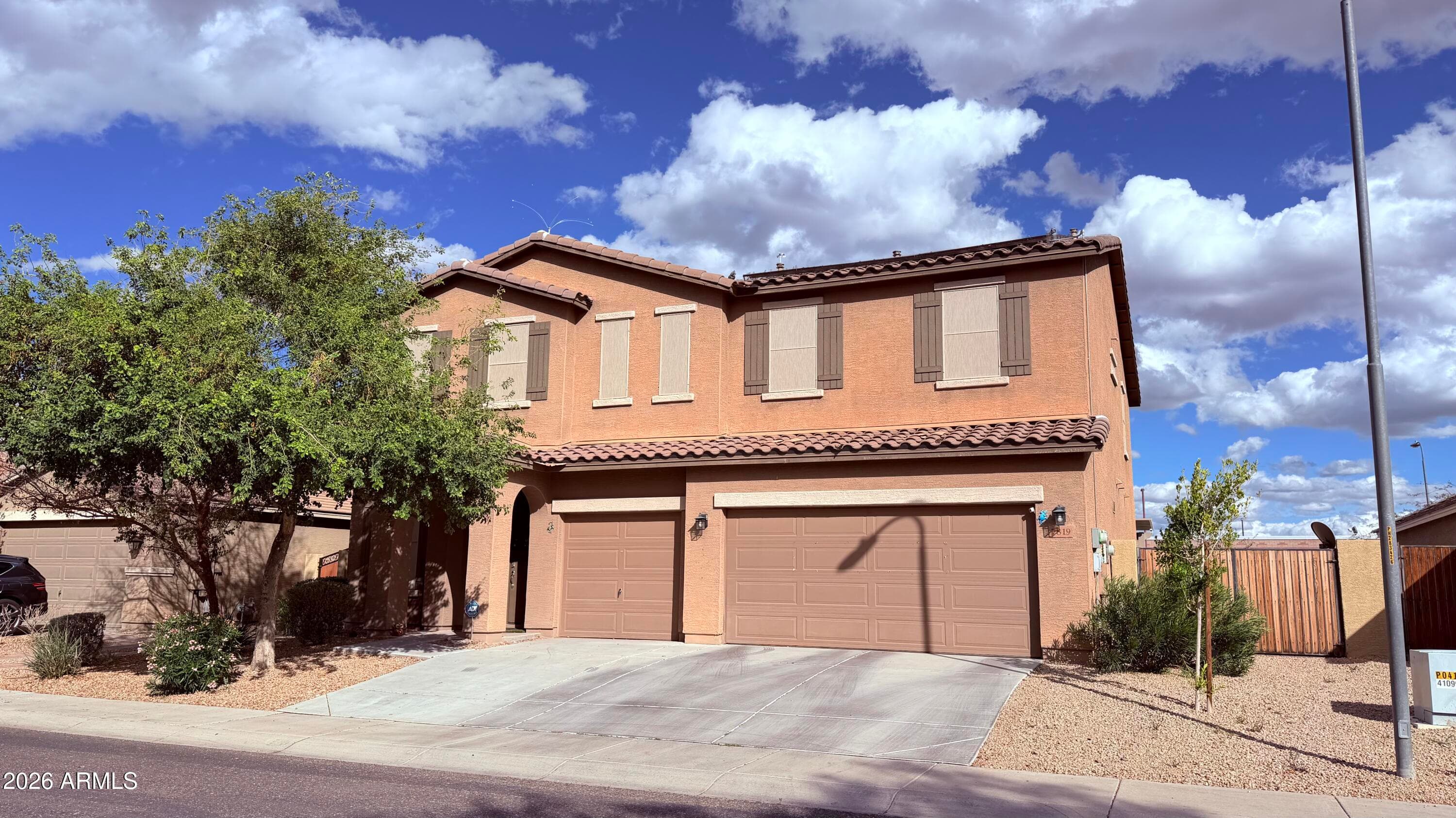 7819 S 41st Dr — photo 1