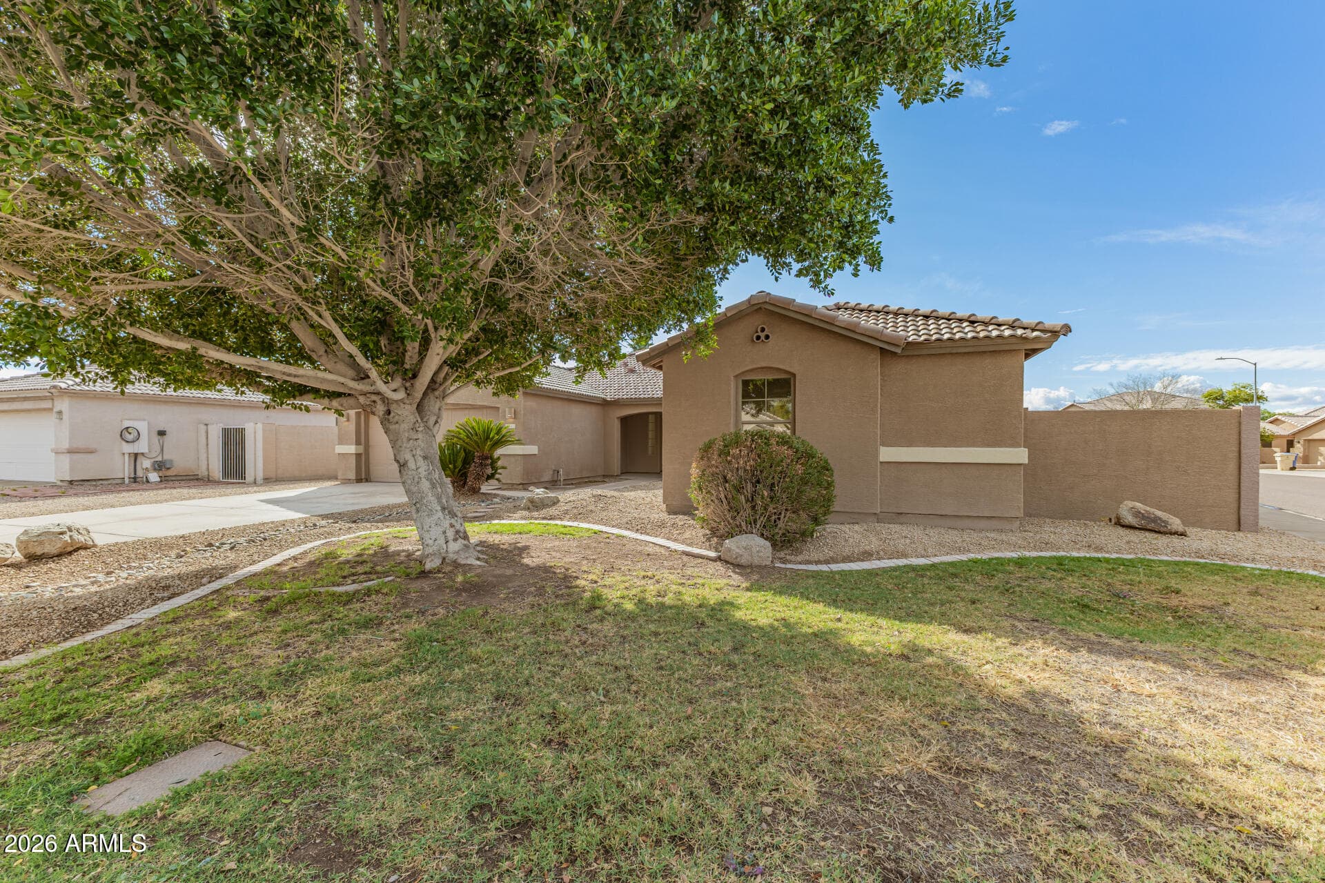 5413 W Bryce Ln — photo 2