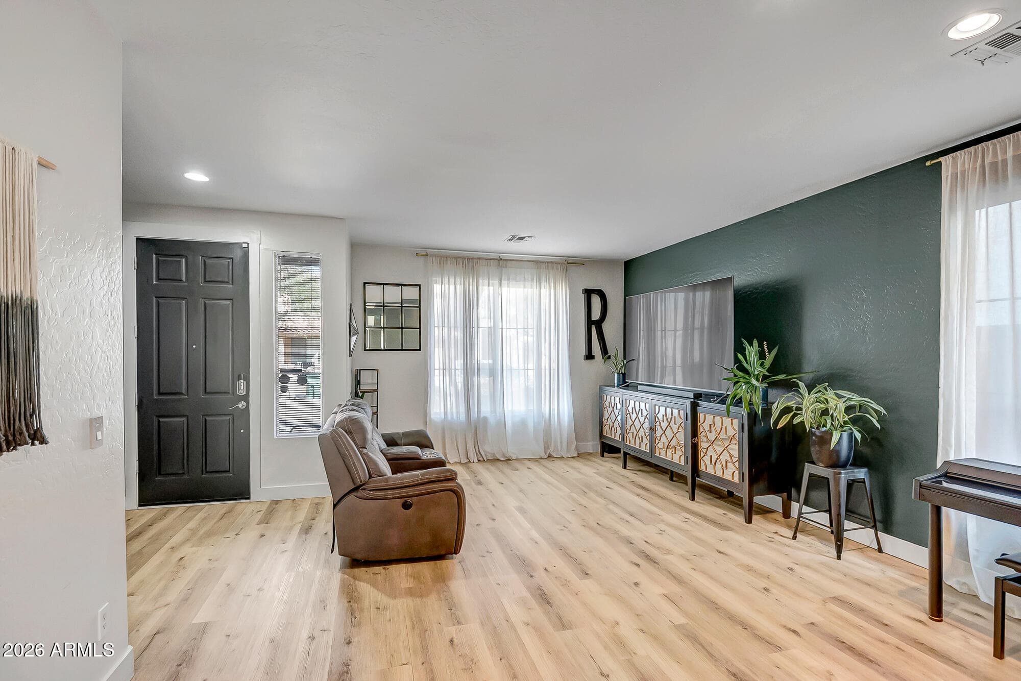 3345 W Thoreau Ln — photo 2