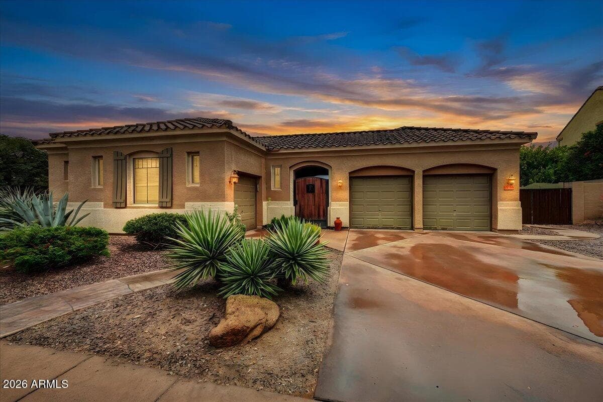 35326 N 27th Dr — photo 2