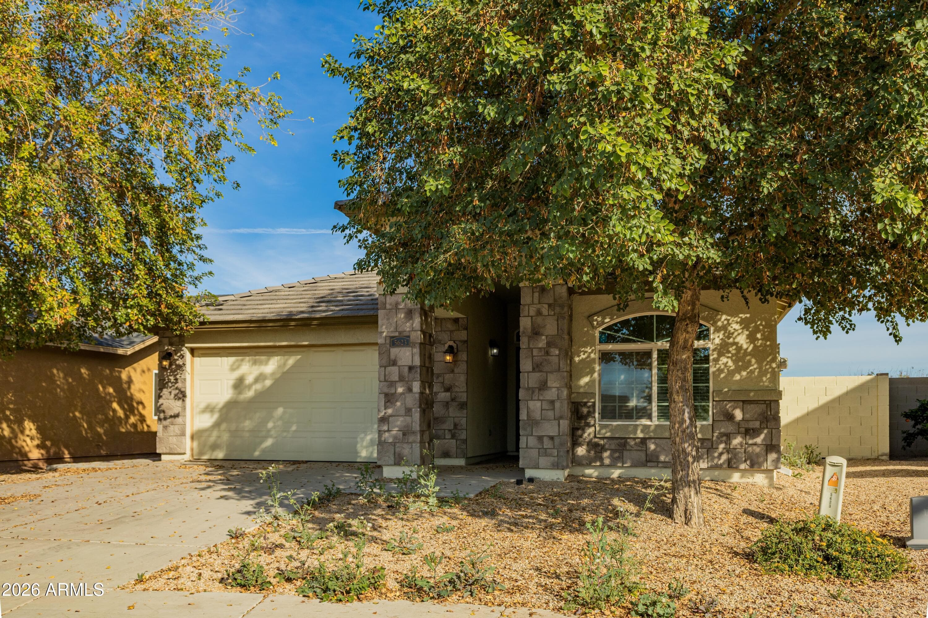 5623 S 27th Dr — photo 2