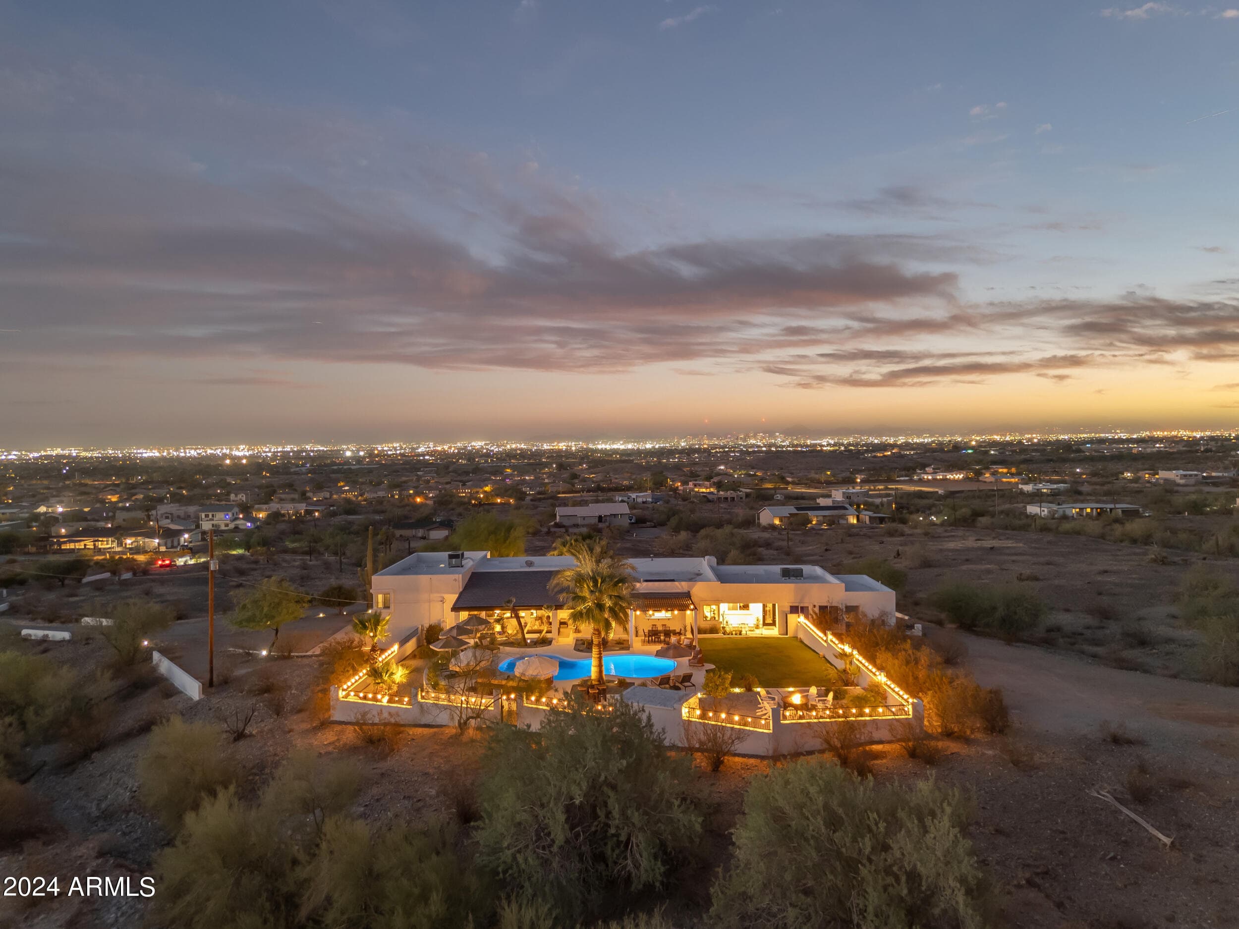 2449 W Sunrise Dr — photo 1