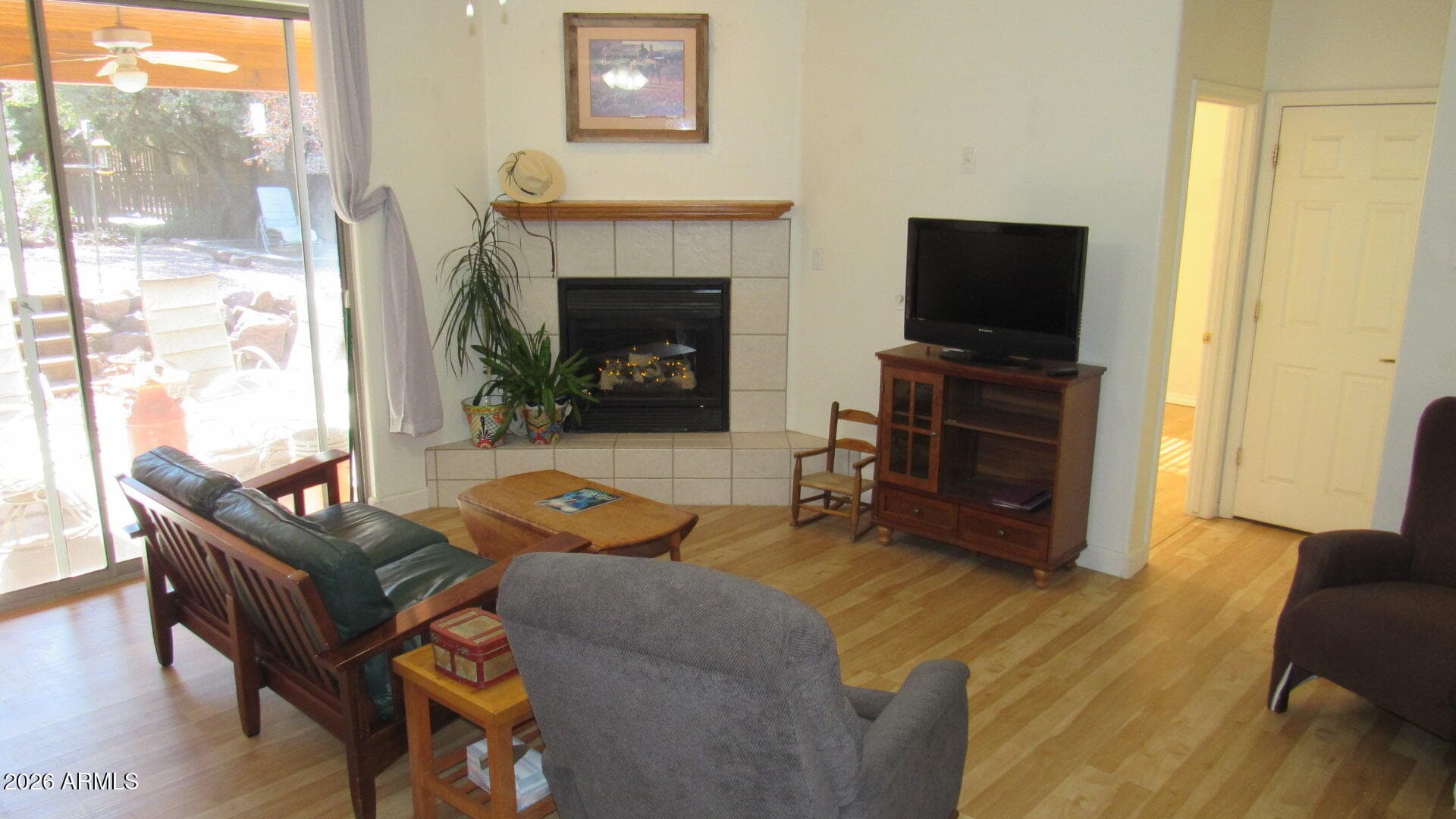 303 W Cody Circle — photo 2