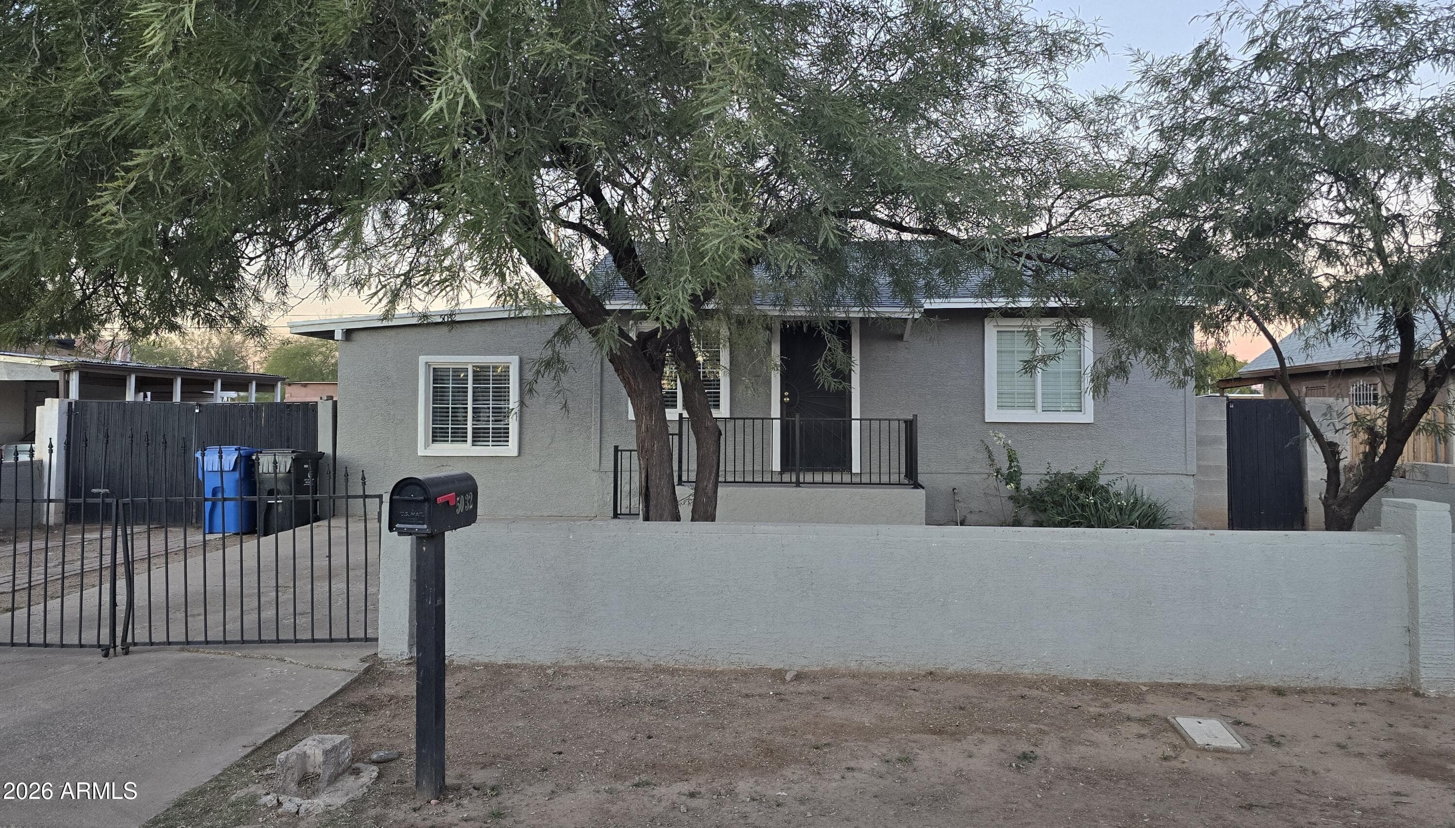 5032 S 35th Dr — photo 1