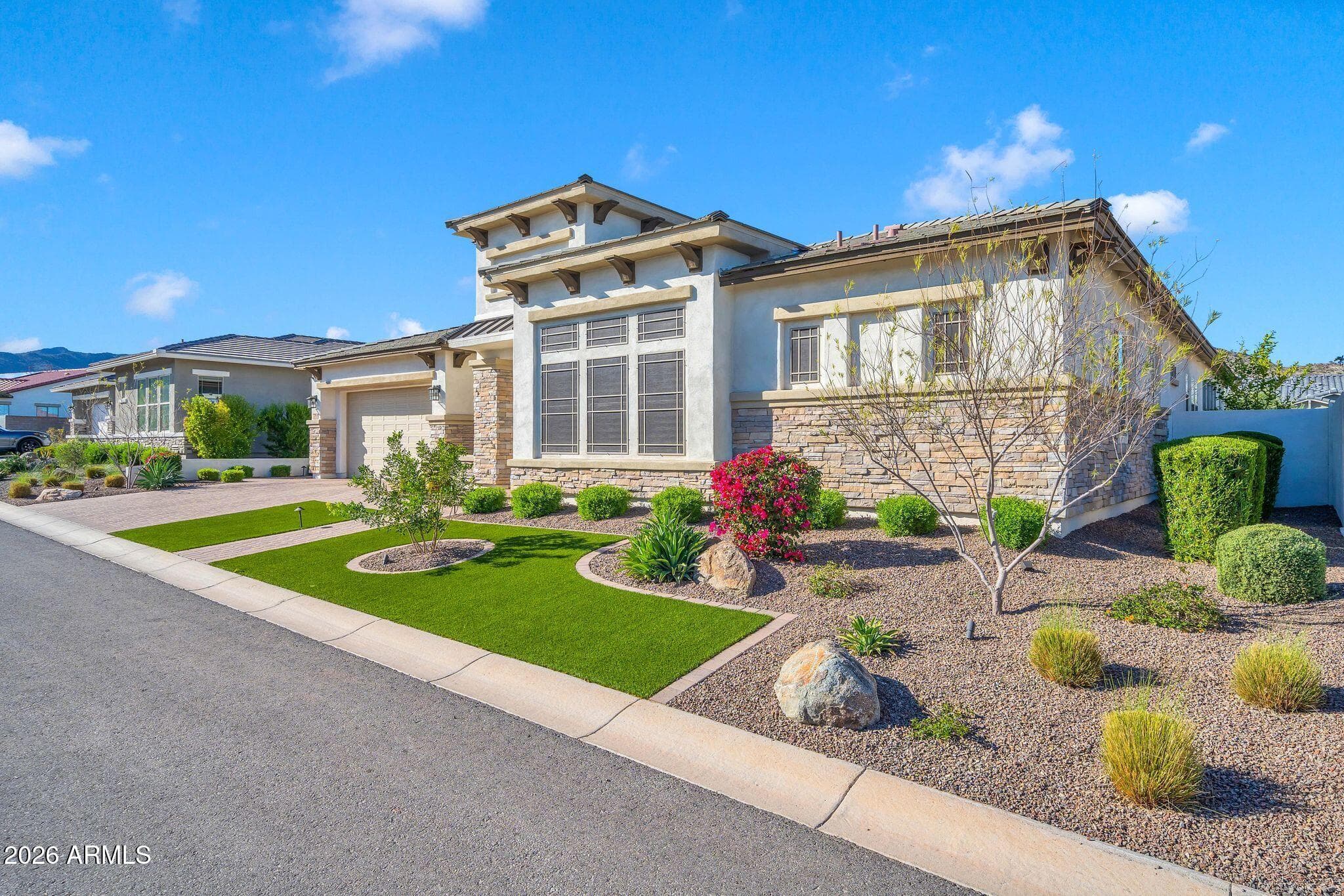 20732 W San Juan Ave — photo 2