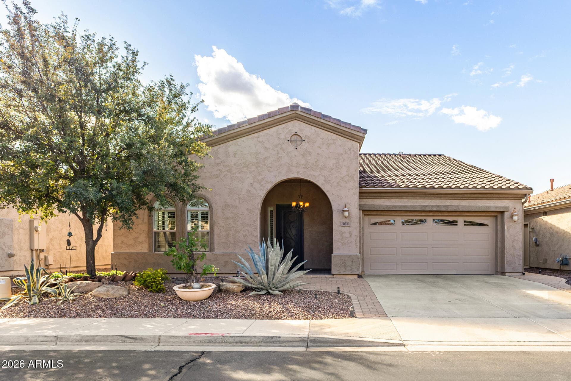 4033 E Narrowleaf Dr — photo 2