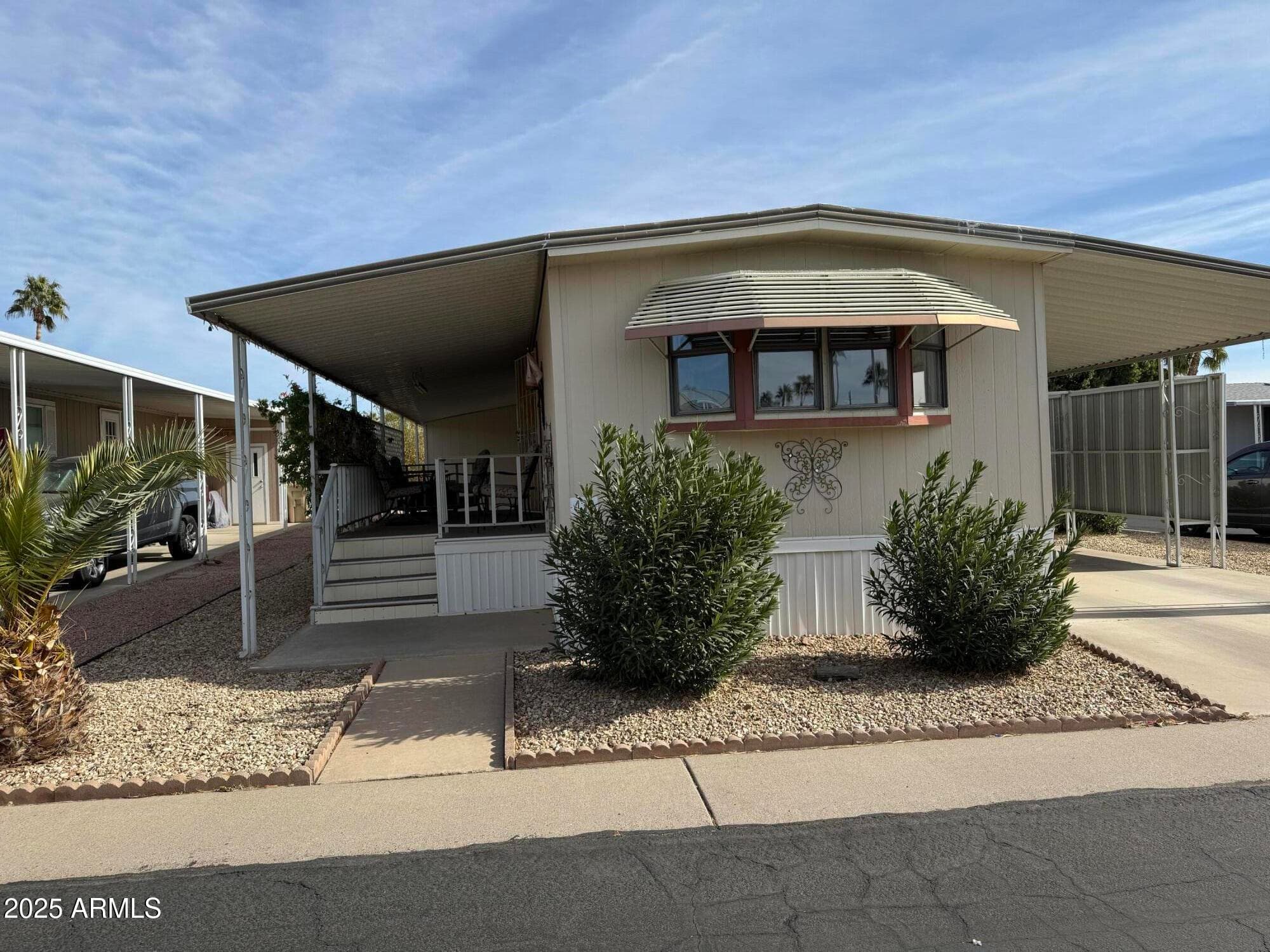 301 S Signal Butte Rd FRNT — photo 1