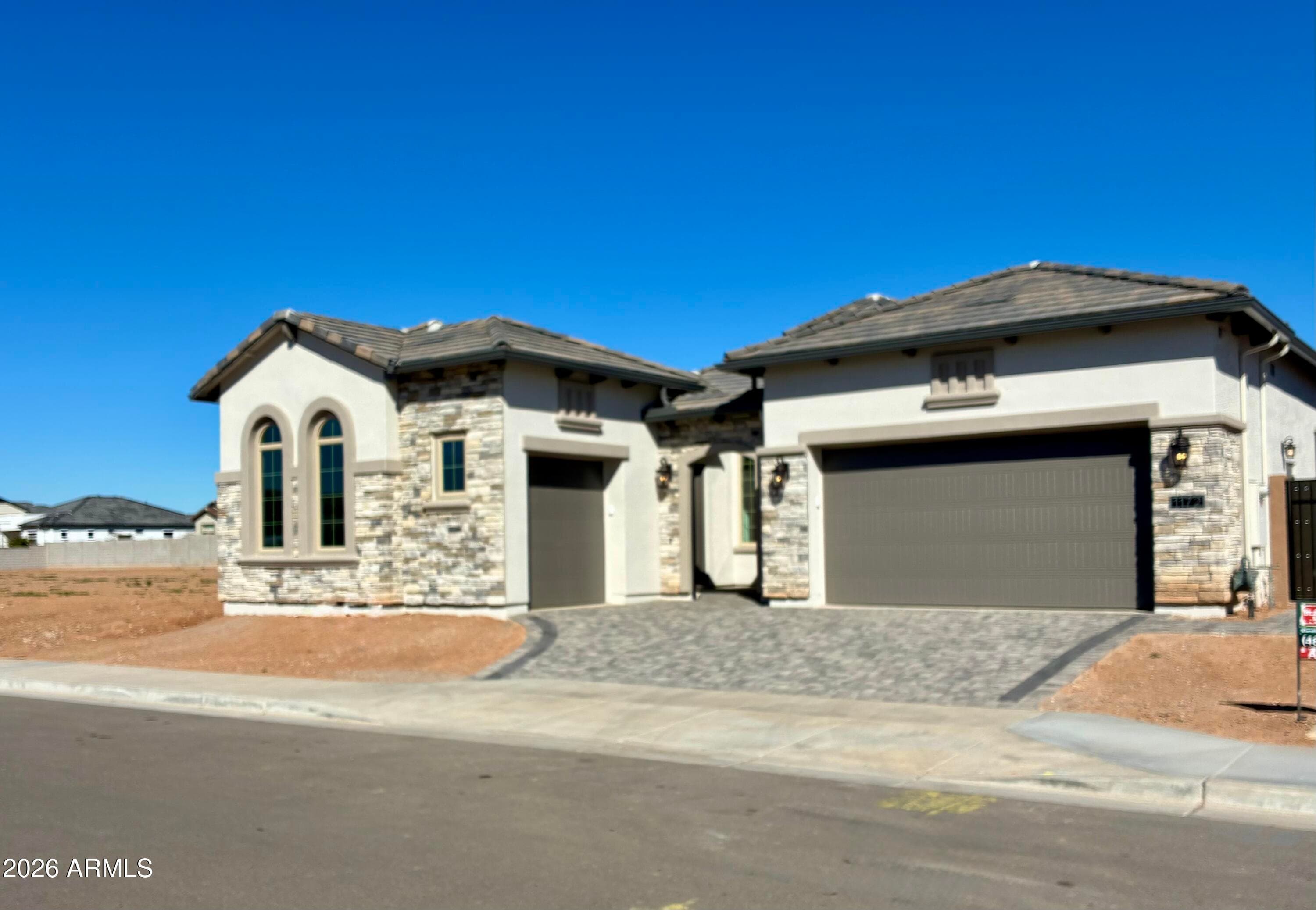 1172 E Firestone Dr — photo 2