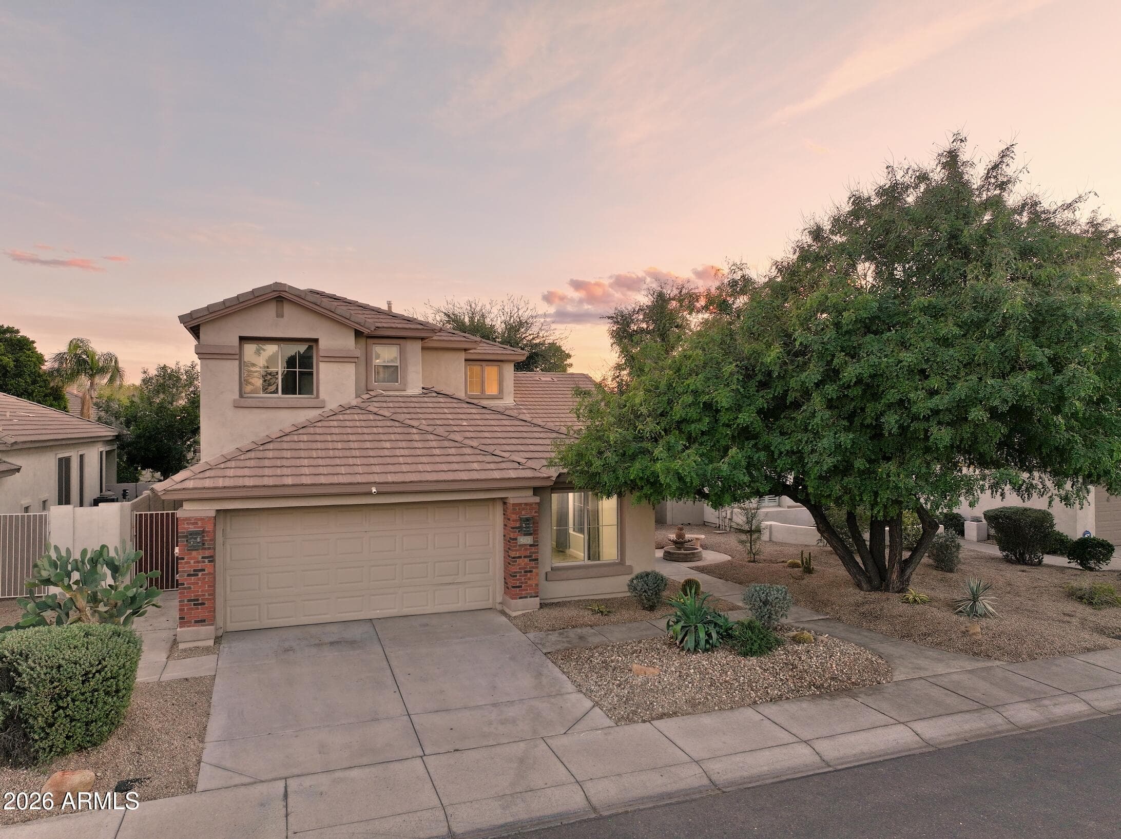 563 E Krista Way — photo 1