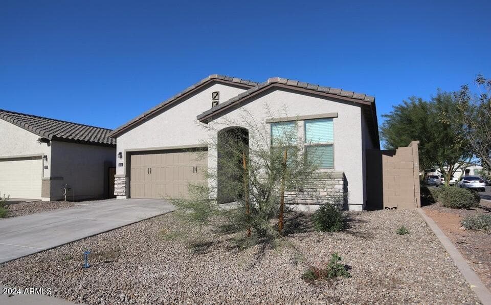 5722 W Getty Dr — photo 2