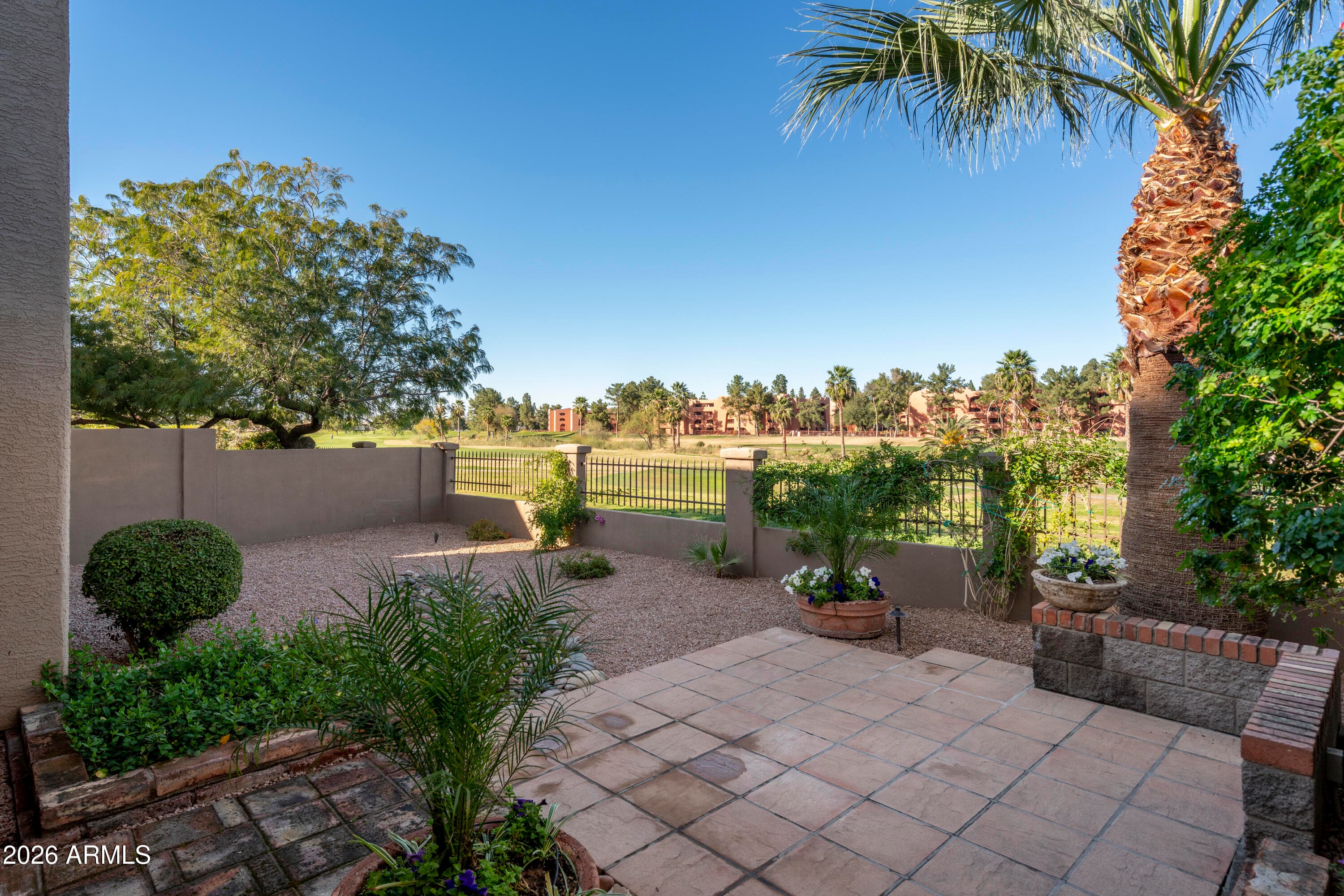 4128 E PARADISE DR - Photo 2