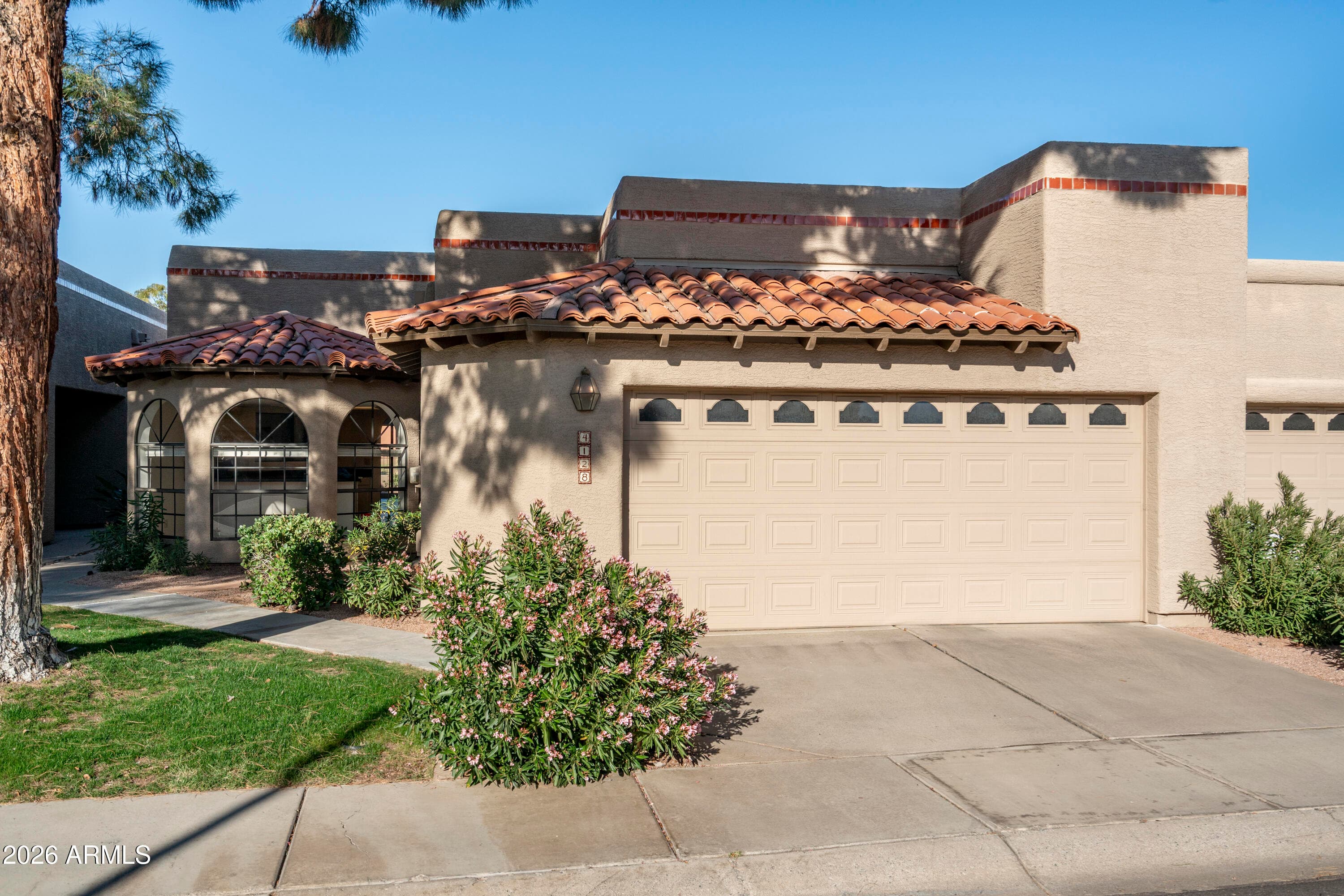 4128 E PARADISE DR - Photo 1
