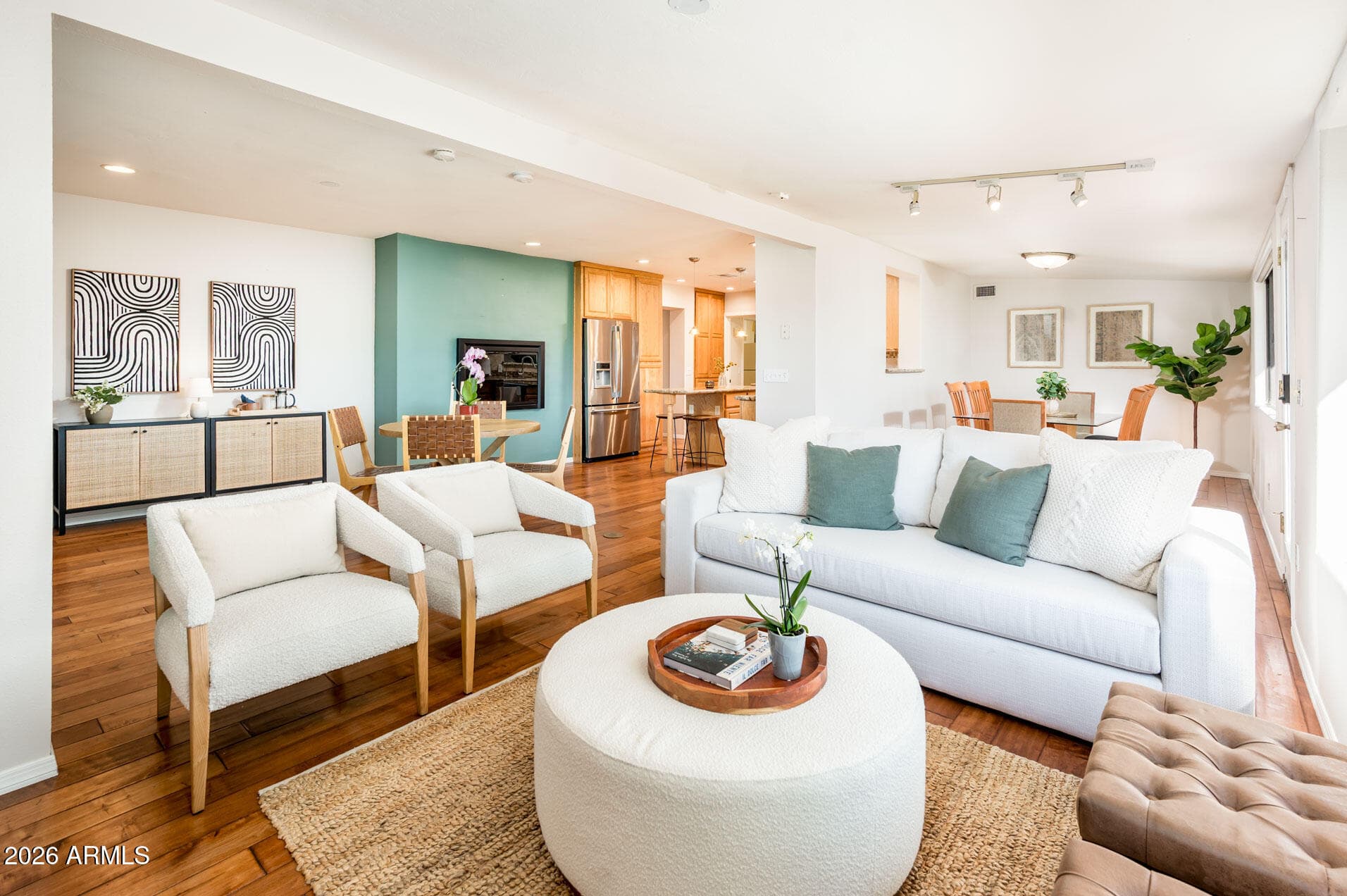 1825 W Lewis Ave — photo 2