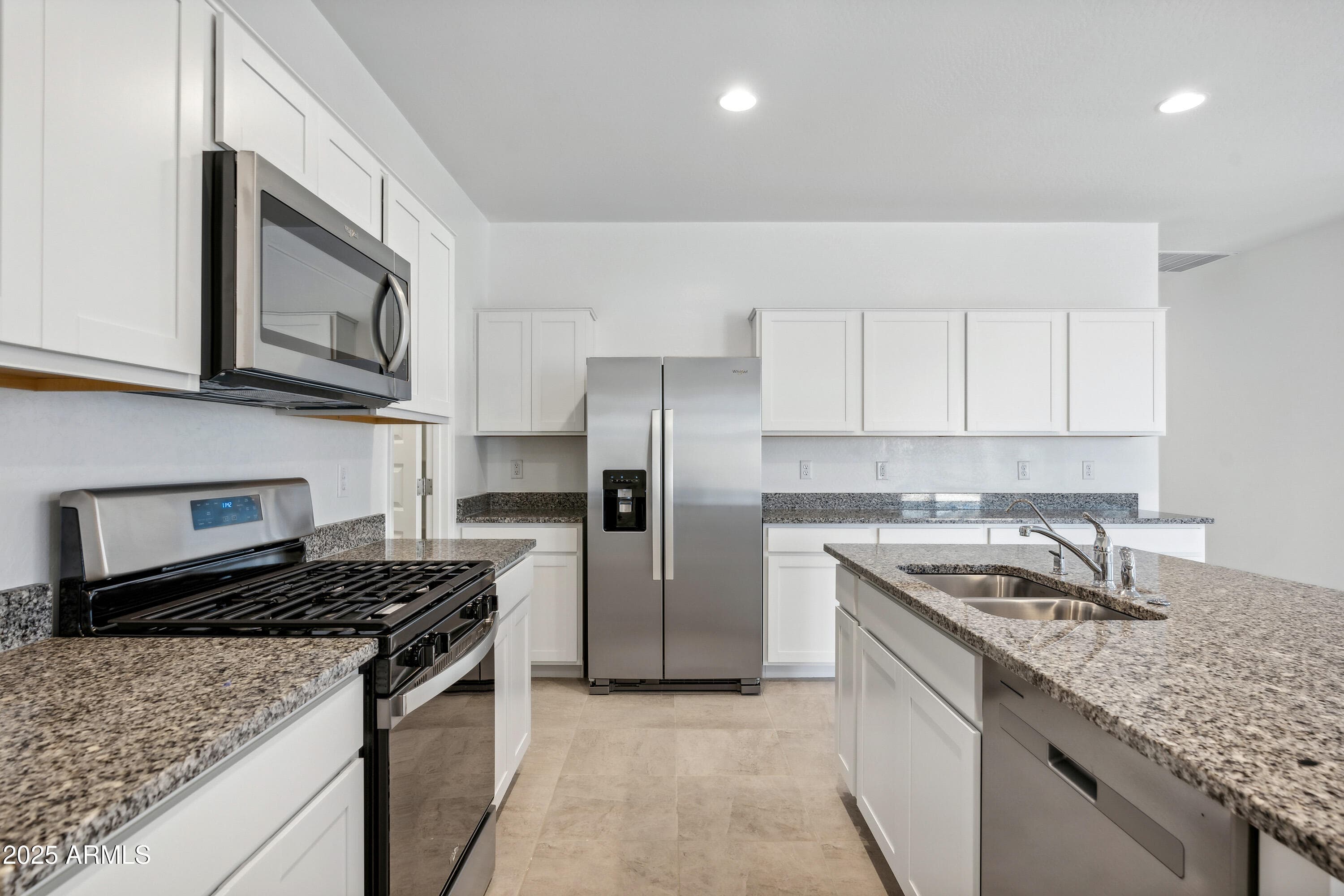 46605 W Skyline Dr — photo 2