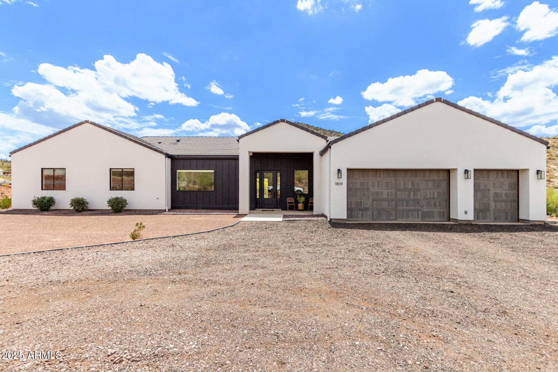 1809 E Mariola Way — photo 1