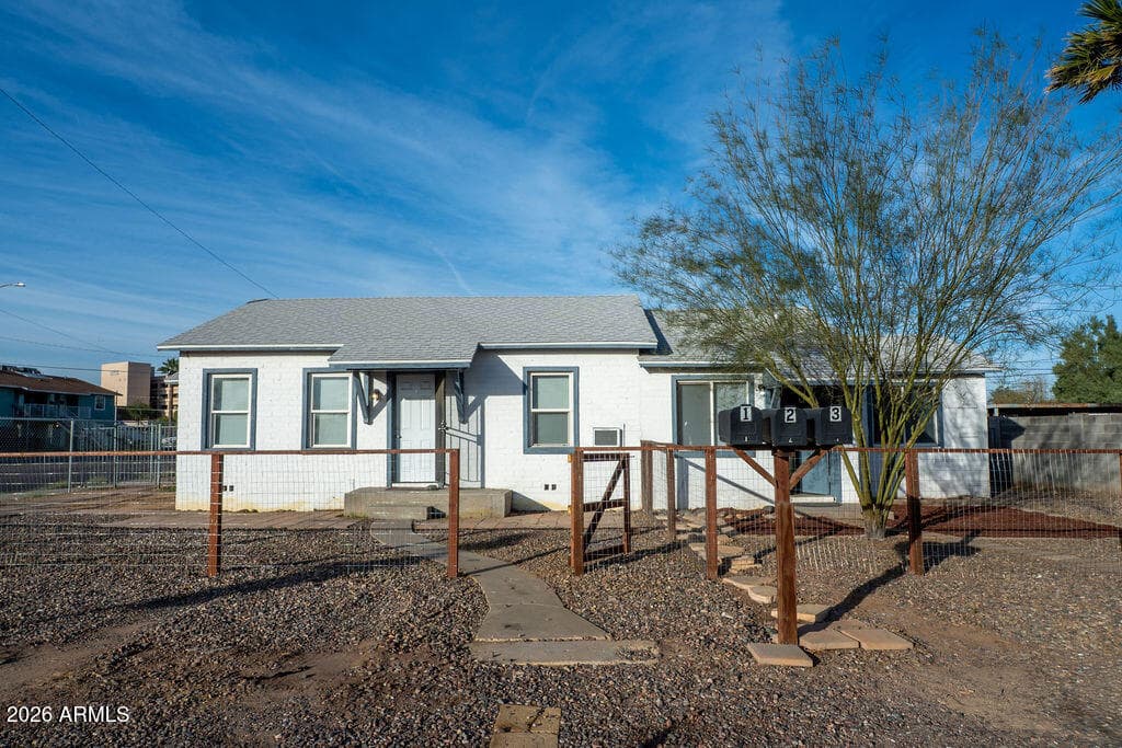 1022 S Montezuma Ave — photo 1