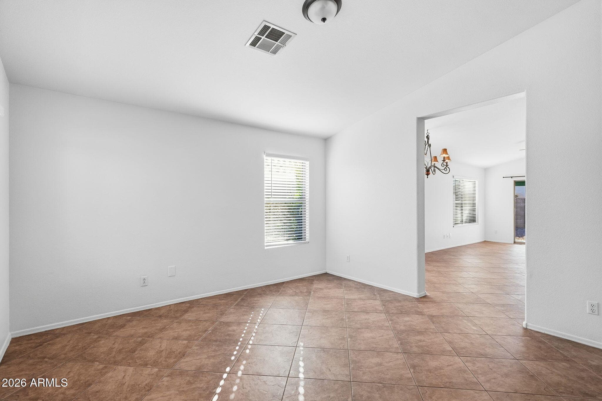 15943 W Smokey Dr — photo 2