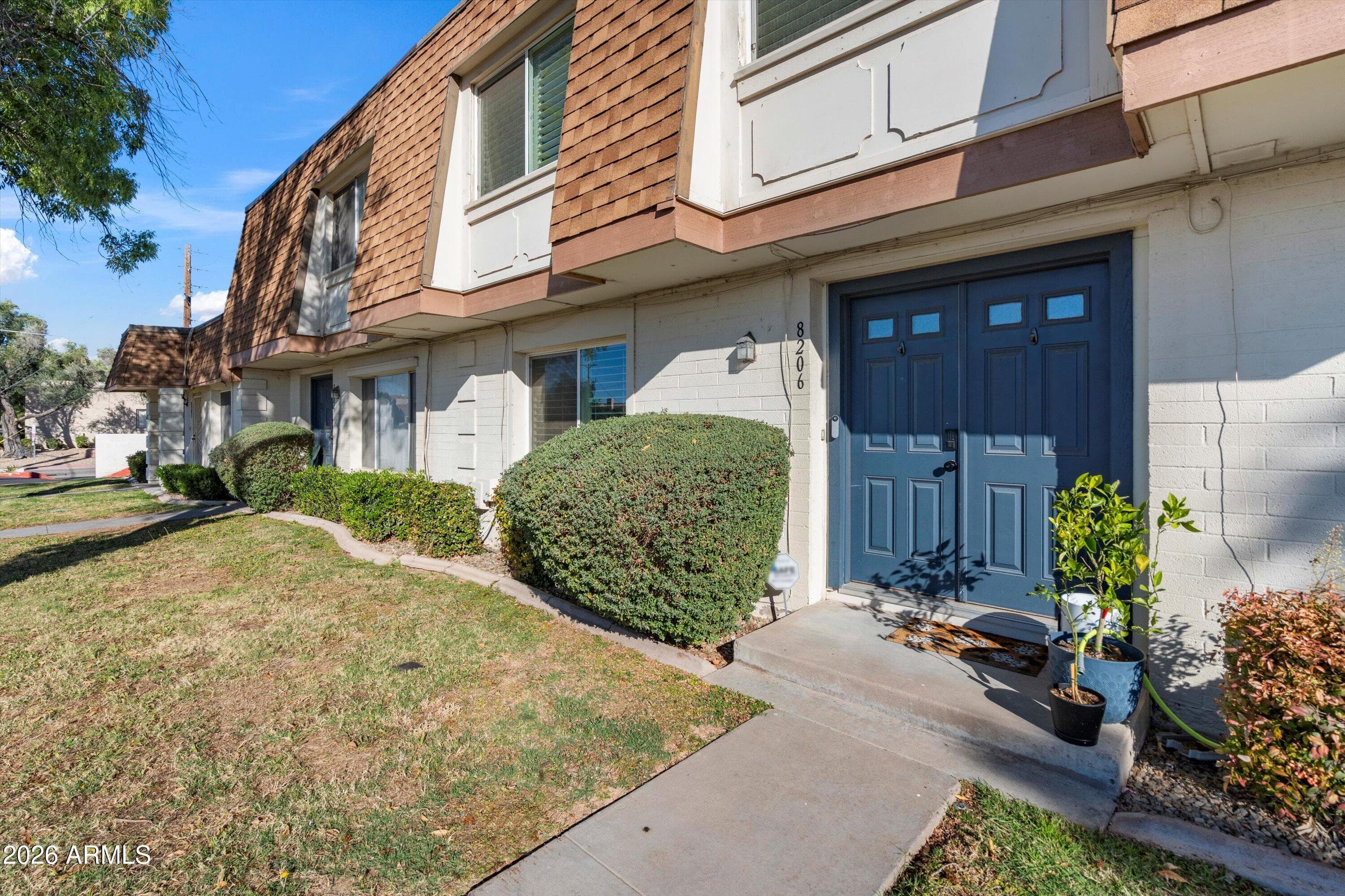 8206 E Chaparral Rd — photo 2
