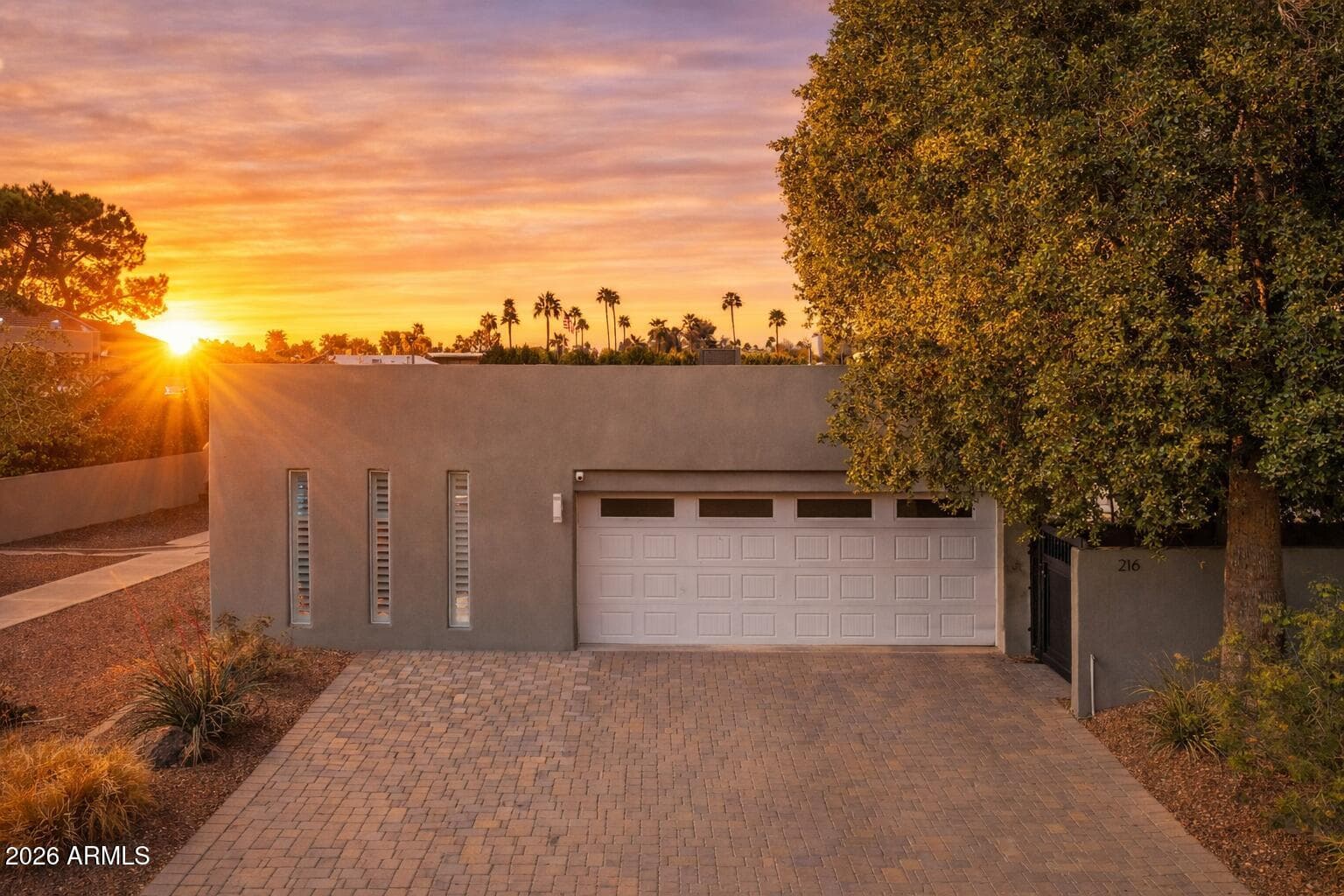 216 W Winged Foot Rd — photo 2