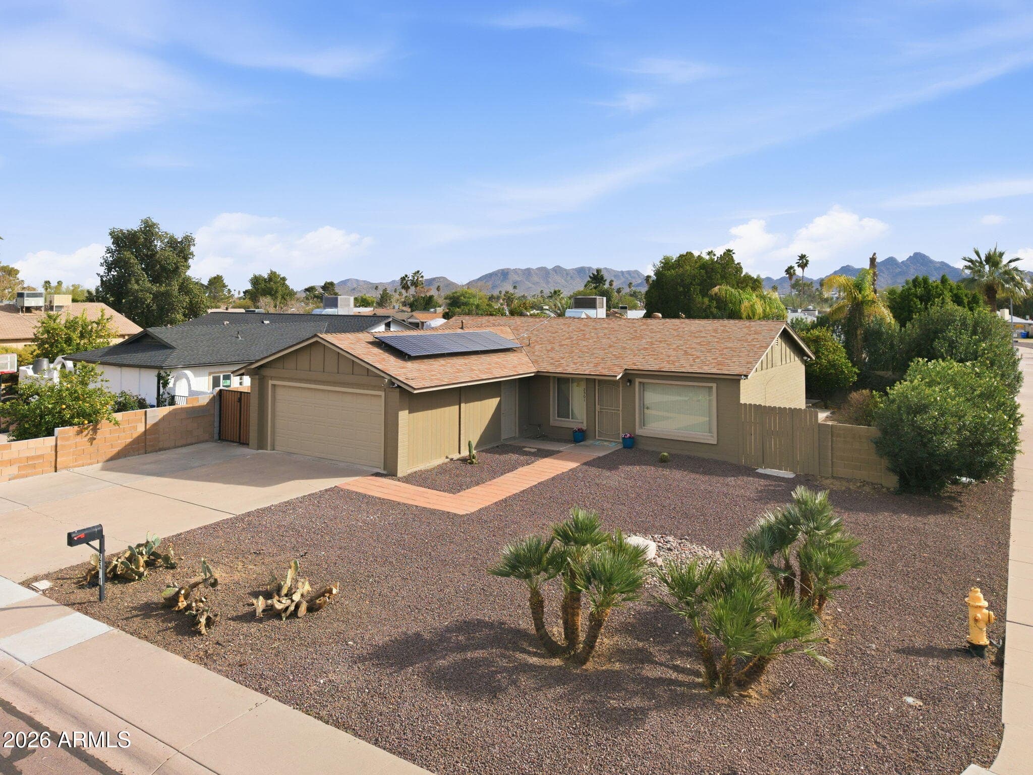 2501 E Dahlia Dr — photo 1