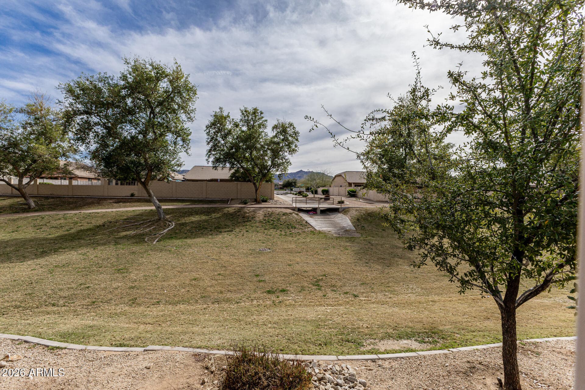 2521 W Darrel Rd — photo 37