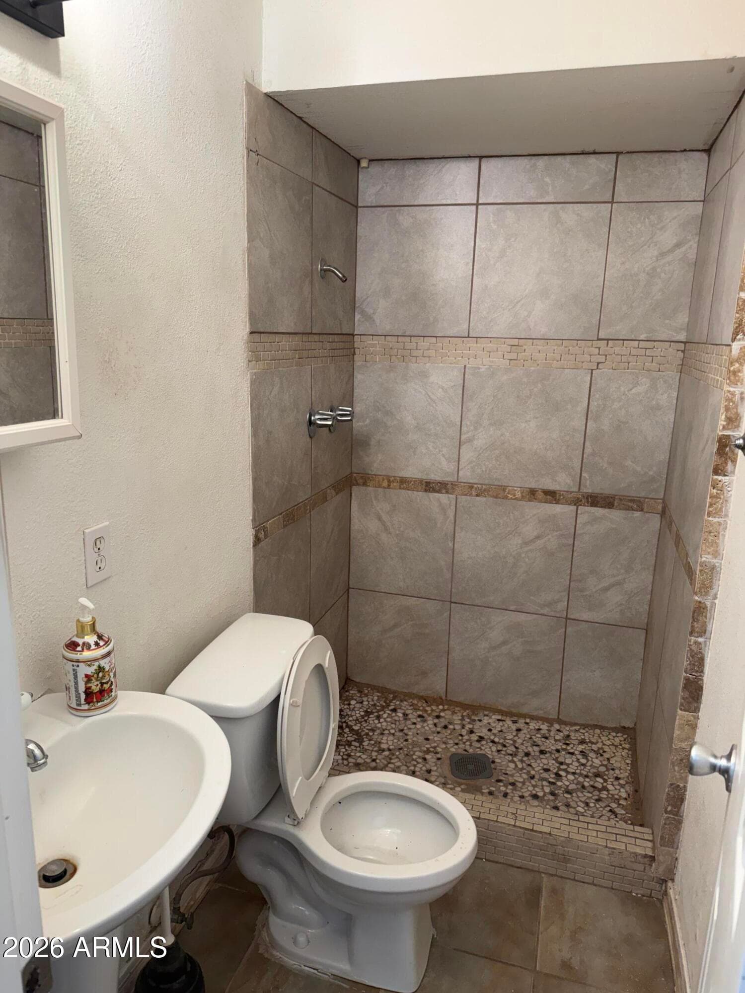 2912 N 50th Ave — photo 11