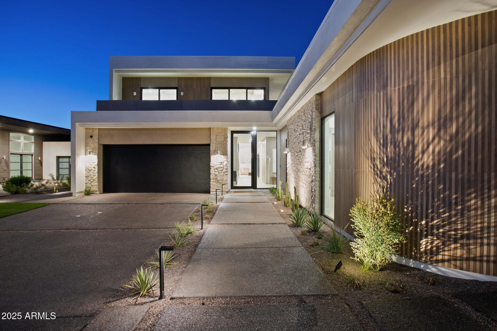 1830 E Palmaire Ave — photo 2