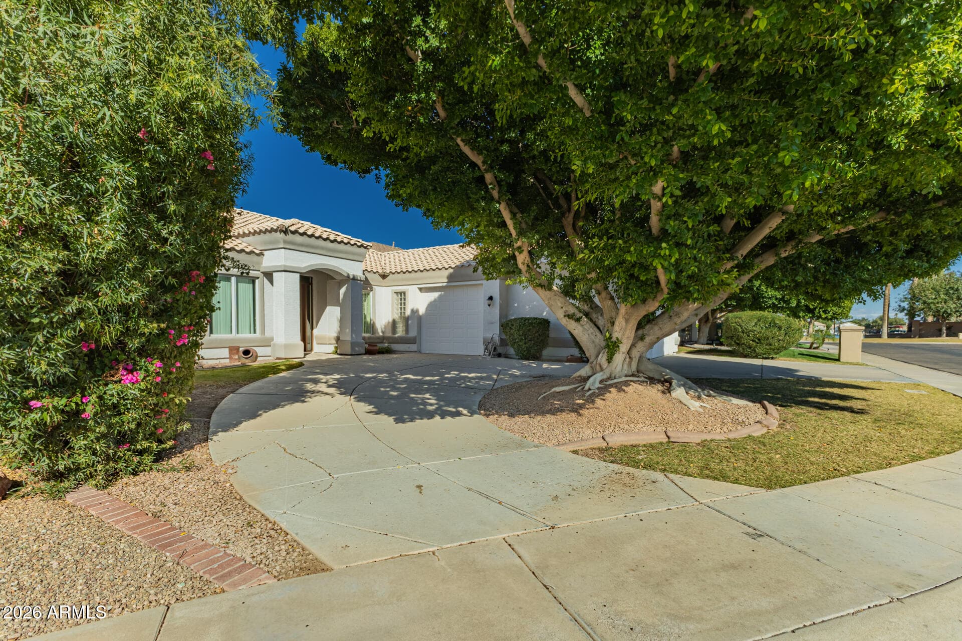 1912 E Schooner Ct — photo 2