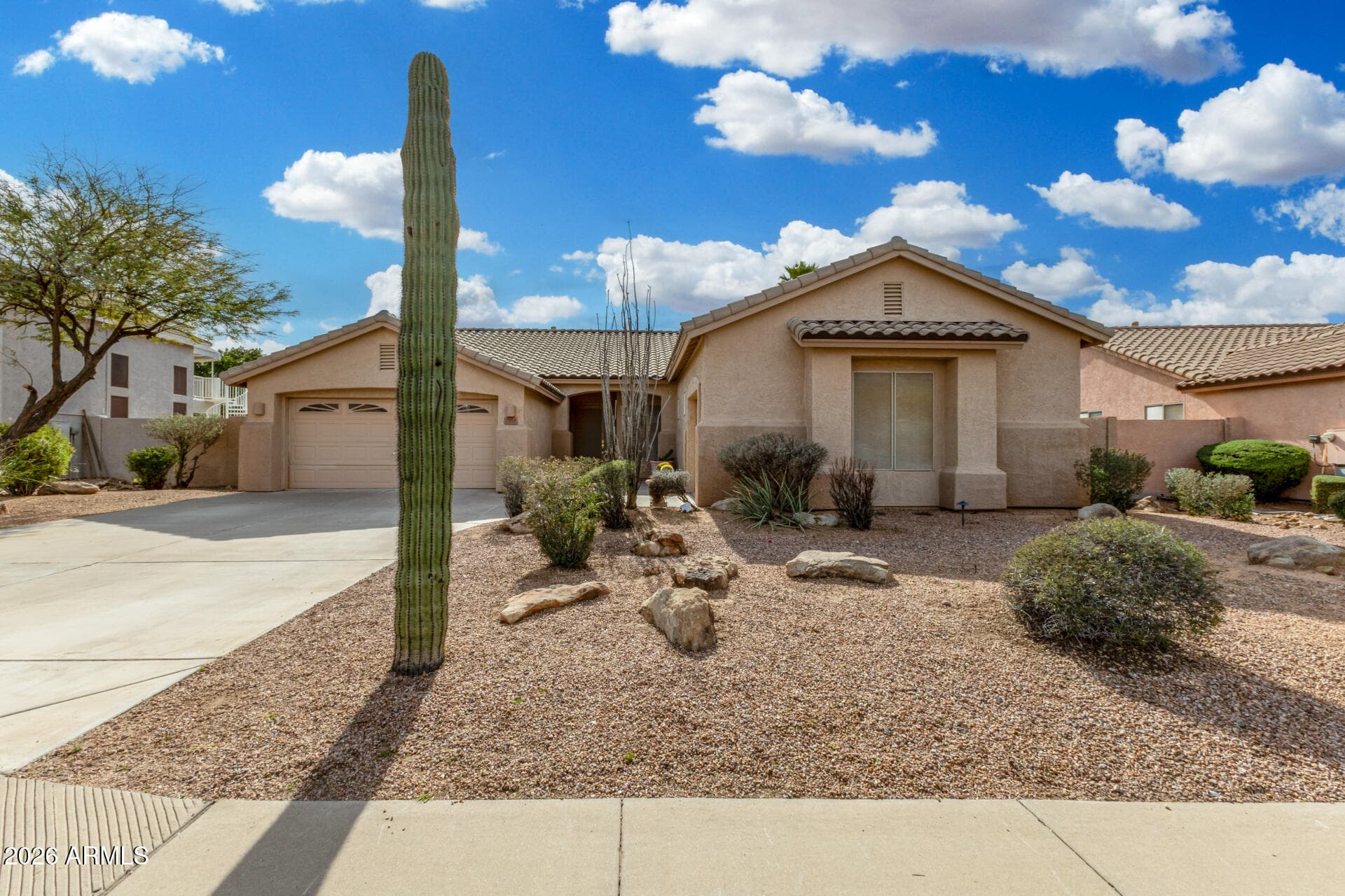 7233 W Cottontail Ln — photo 1