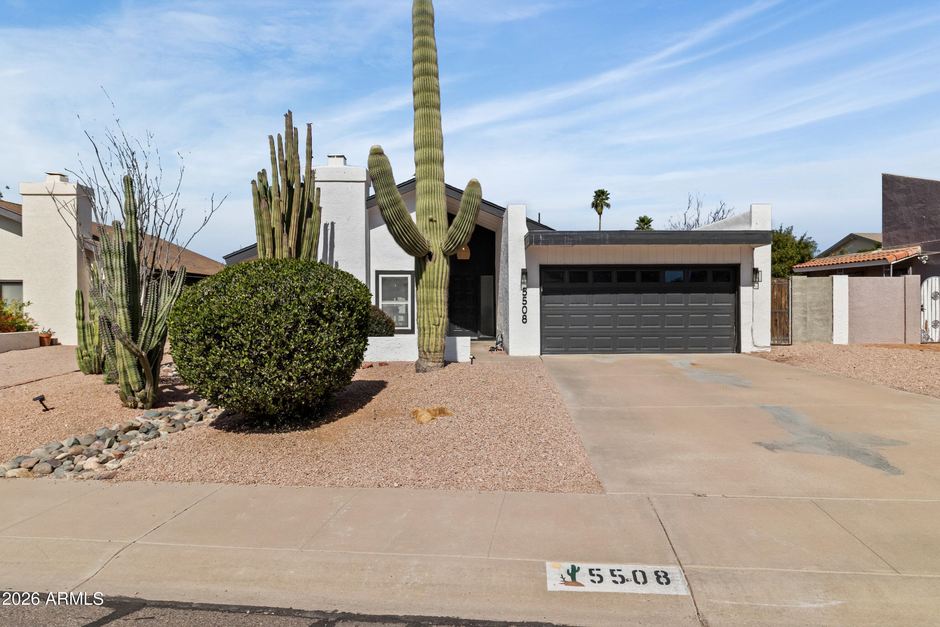 5508 E Cambridge Ave — photo 1