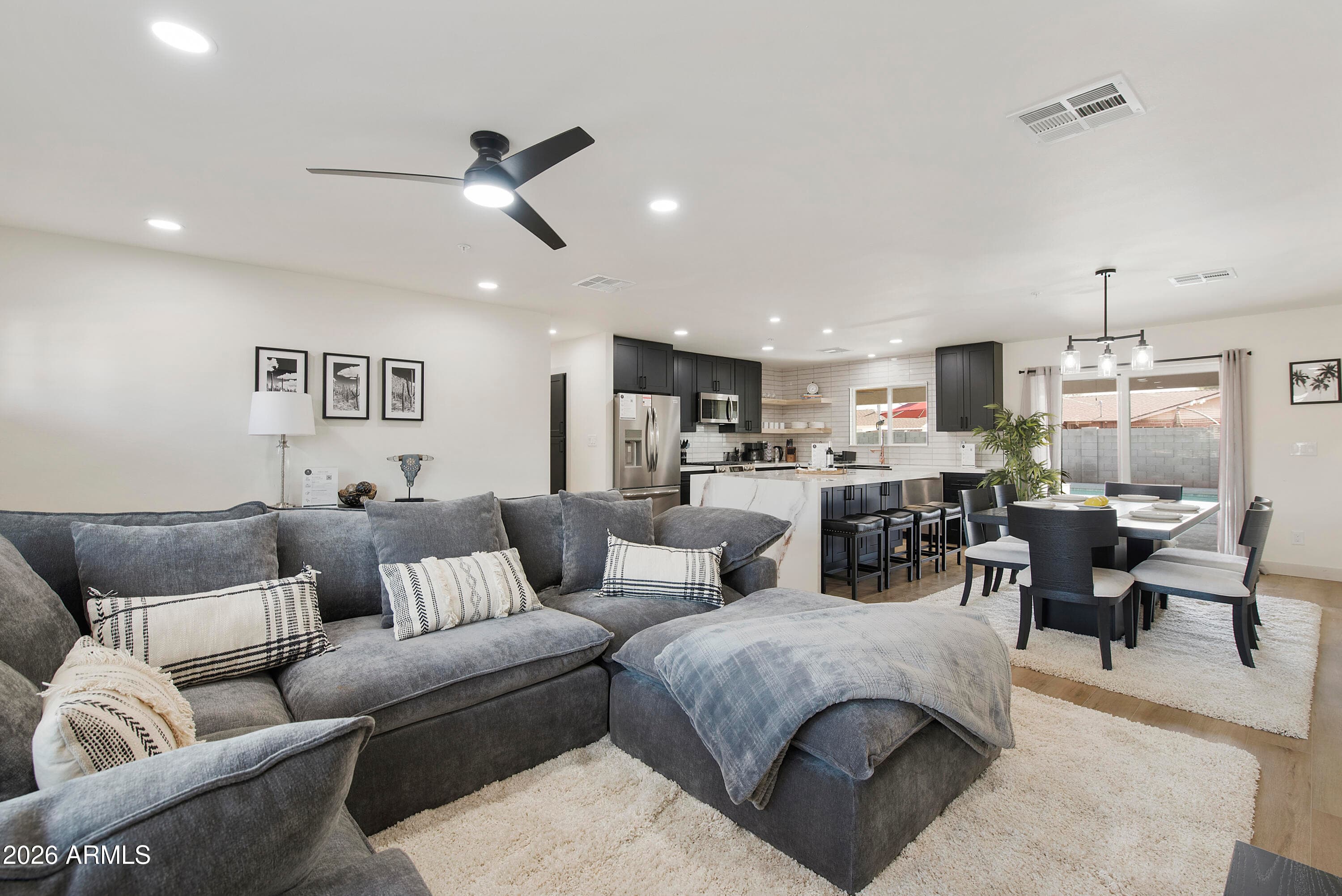 8419 E Edgemont Ave — photo 2