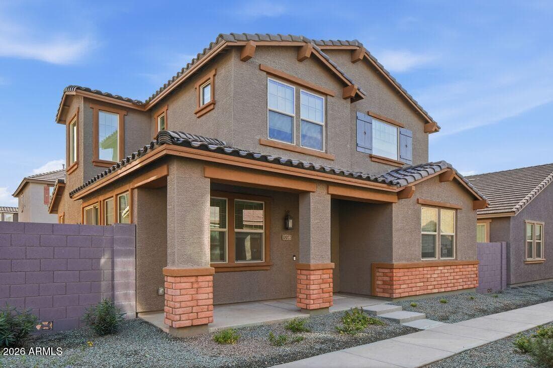 10022 W Piccadilly Rd — photo 1